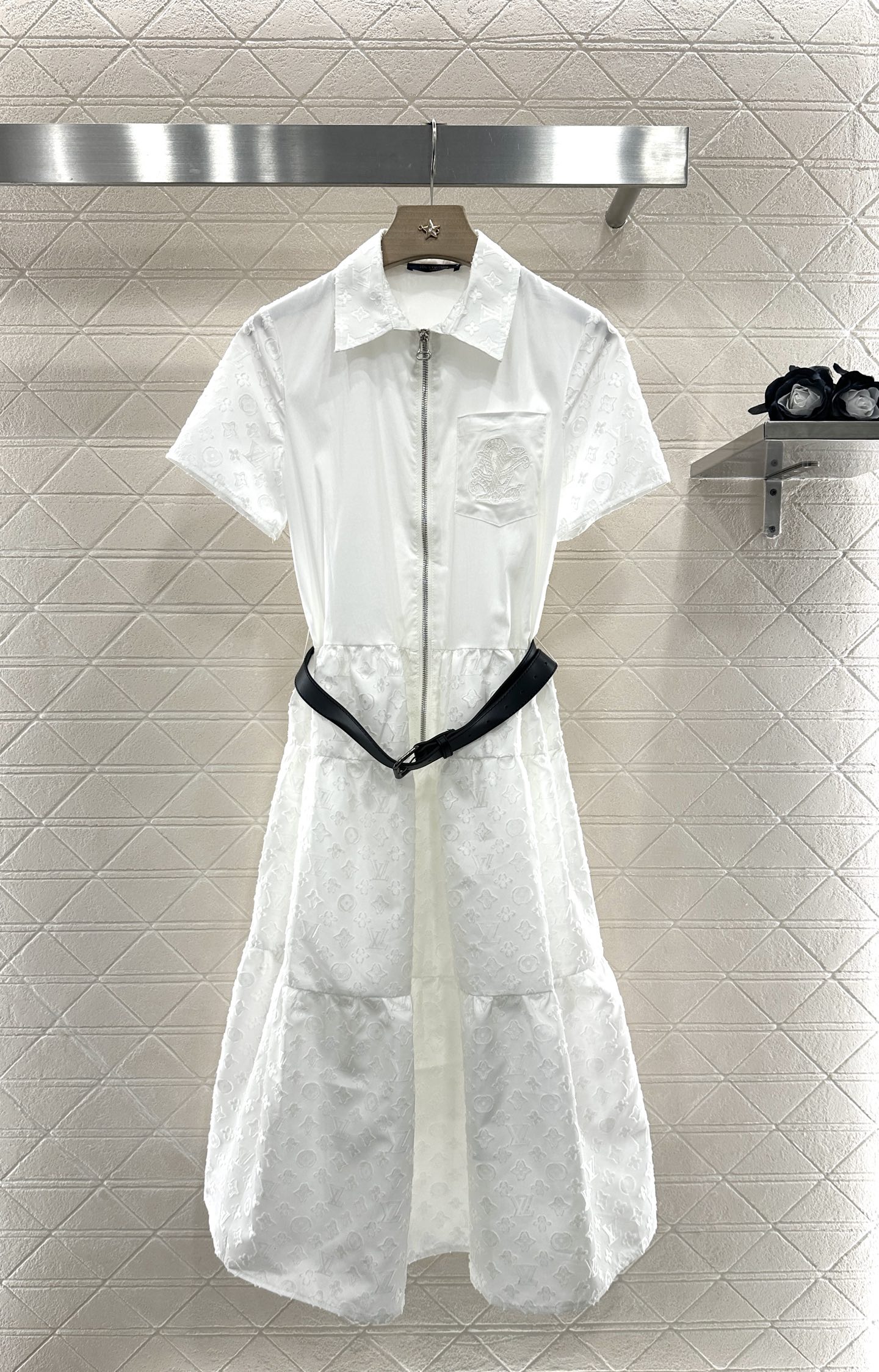 ♥Louis Vuitto*♥2025新品上架
      提花腰带短袖连衣裙
定制YB进口提花全棉材质