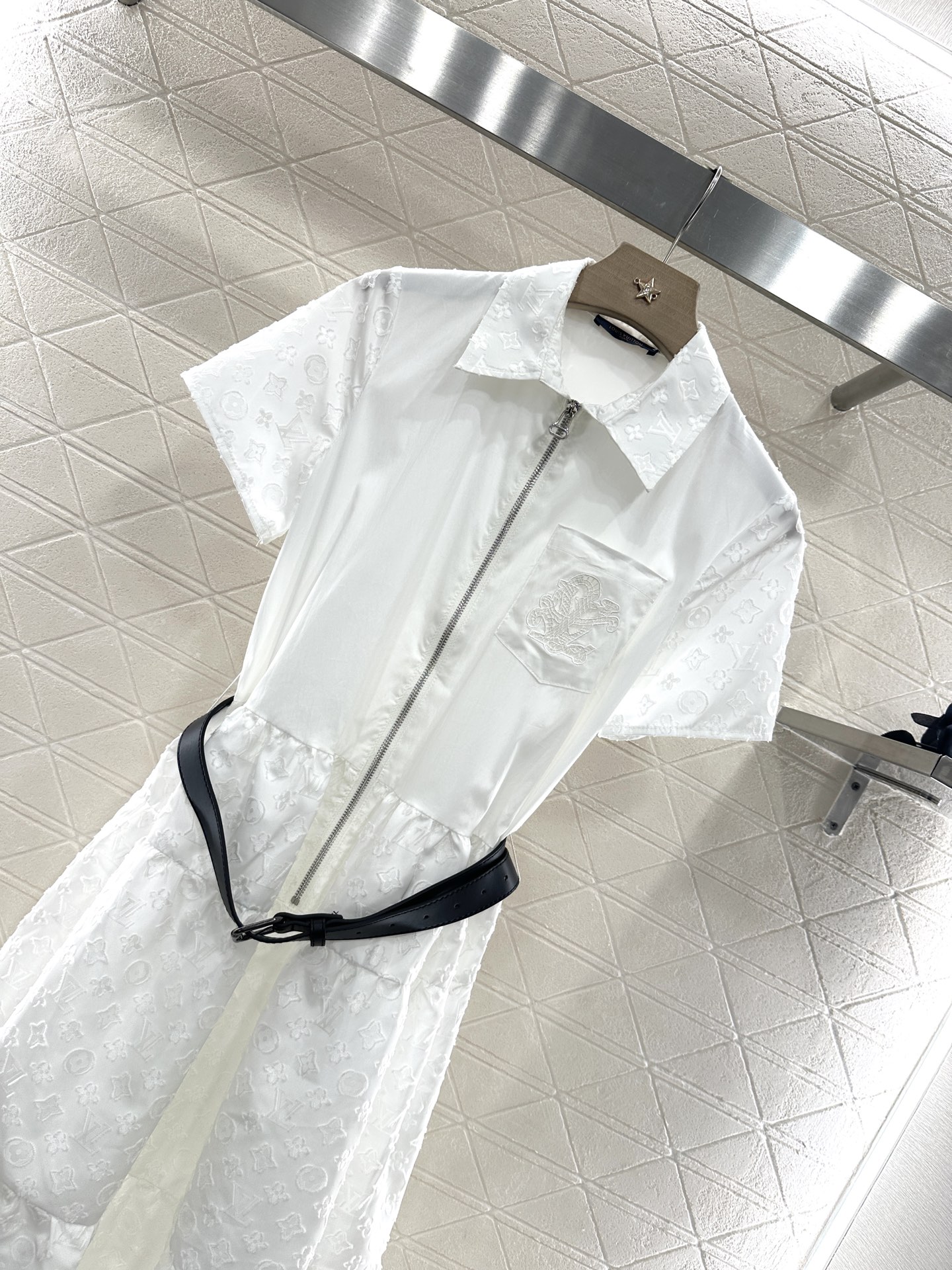 ♥Louis Vuitto*♥2025新品上架
      提花腰带短袖连衣裙
定制YB进口提花全棉材质