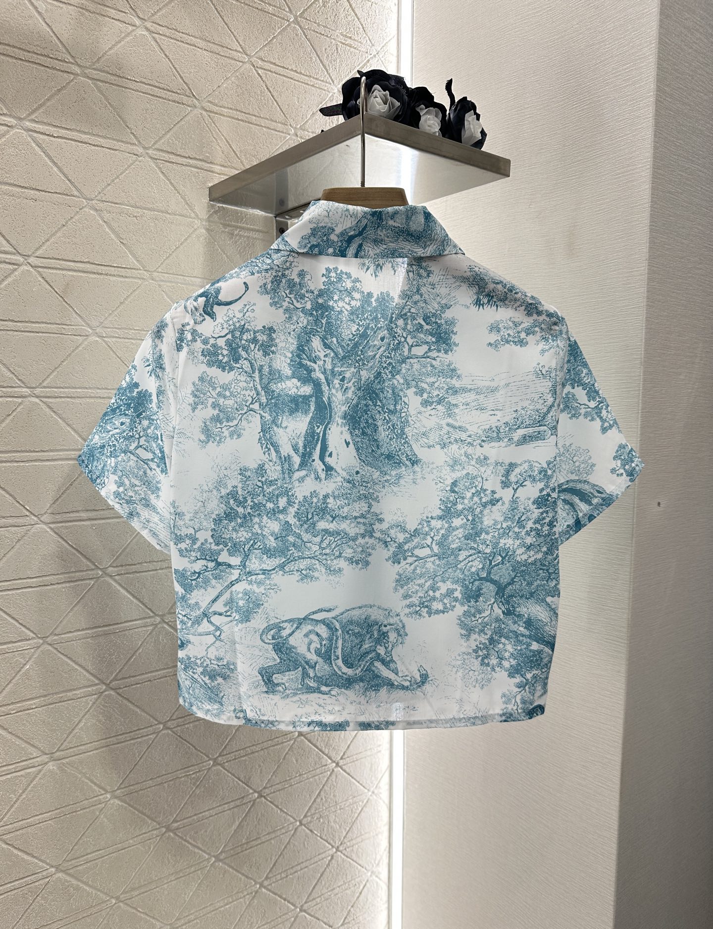 ♥Dio*♥2025新品上架
  印花短袖衬衫半裙套装
定制YB进口斜纹稠材质 质感垂顺舒适 正肩翻领短