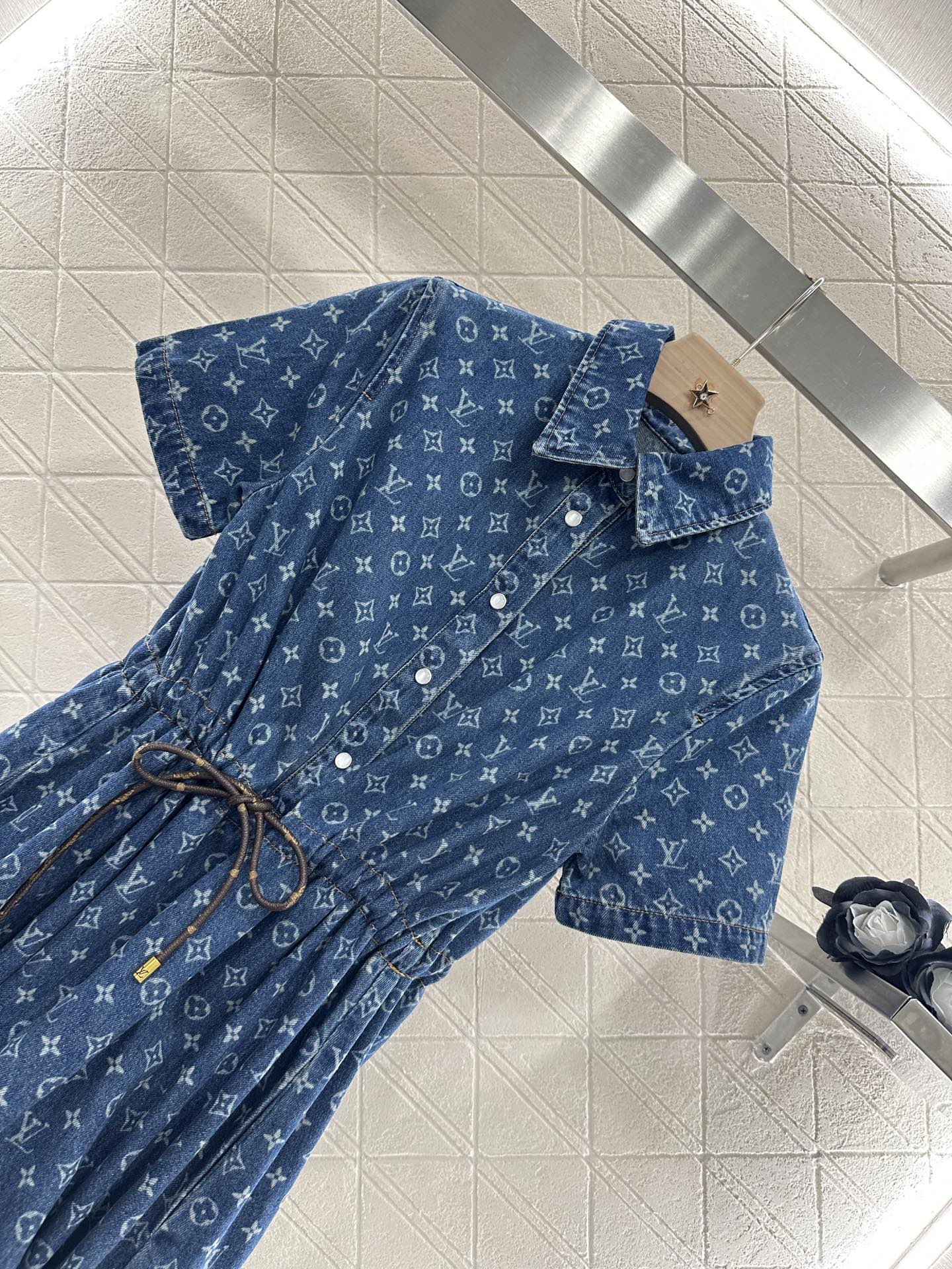 ♥Louis Vuitto*♥2025新品上架
     激光抽绳花苞连衣裙
定制YB斜纹棉牛仔材质 质