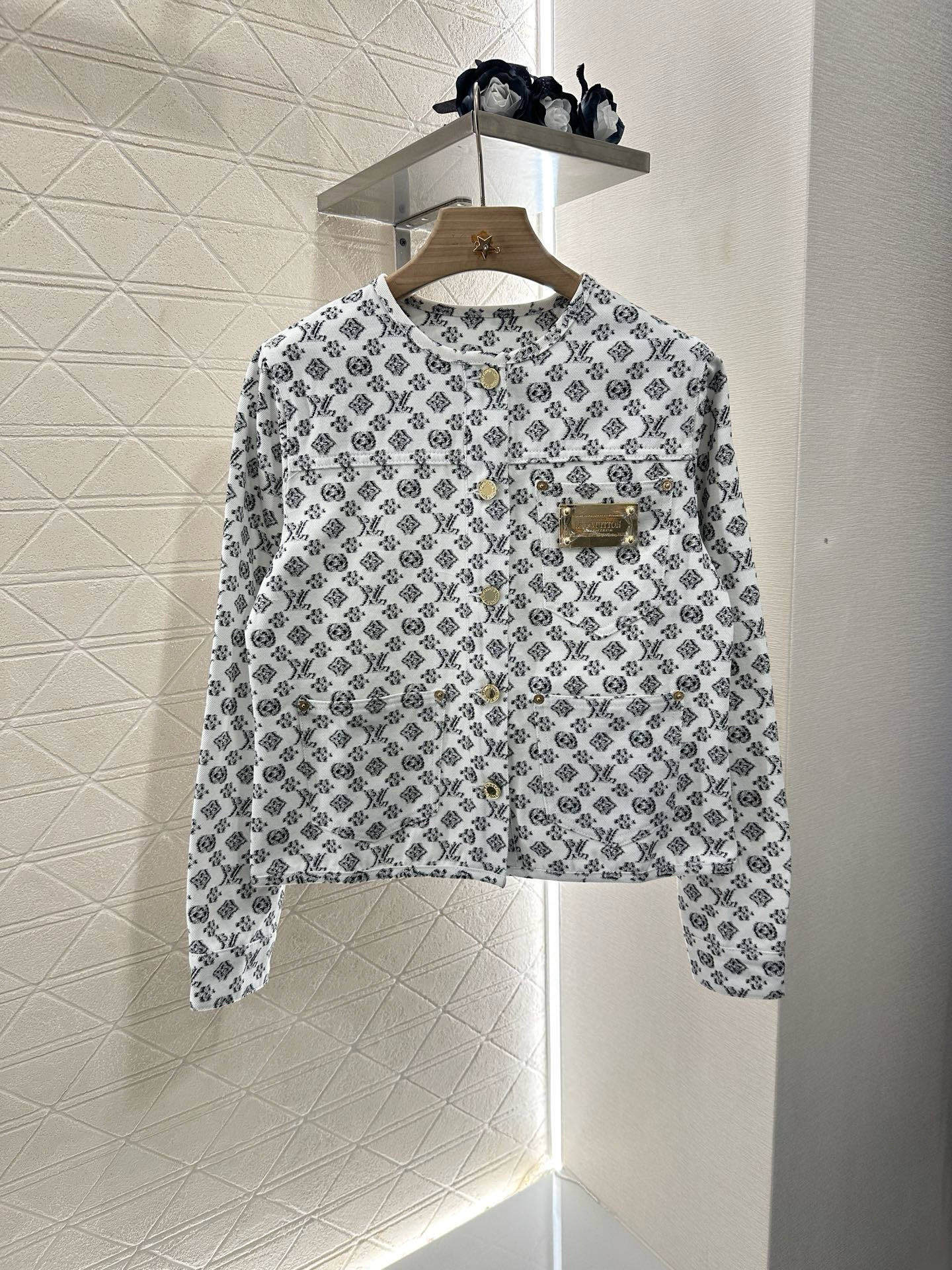 ♥Louis Vuitto*♥2025新品上架
      印花牛仔外套
定制YB斜纹牛仔材质 酵素水洗