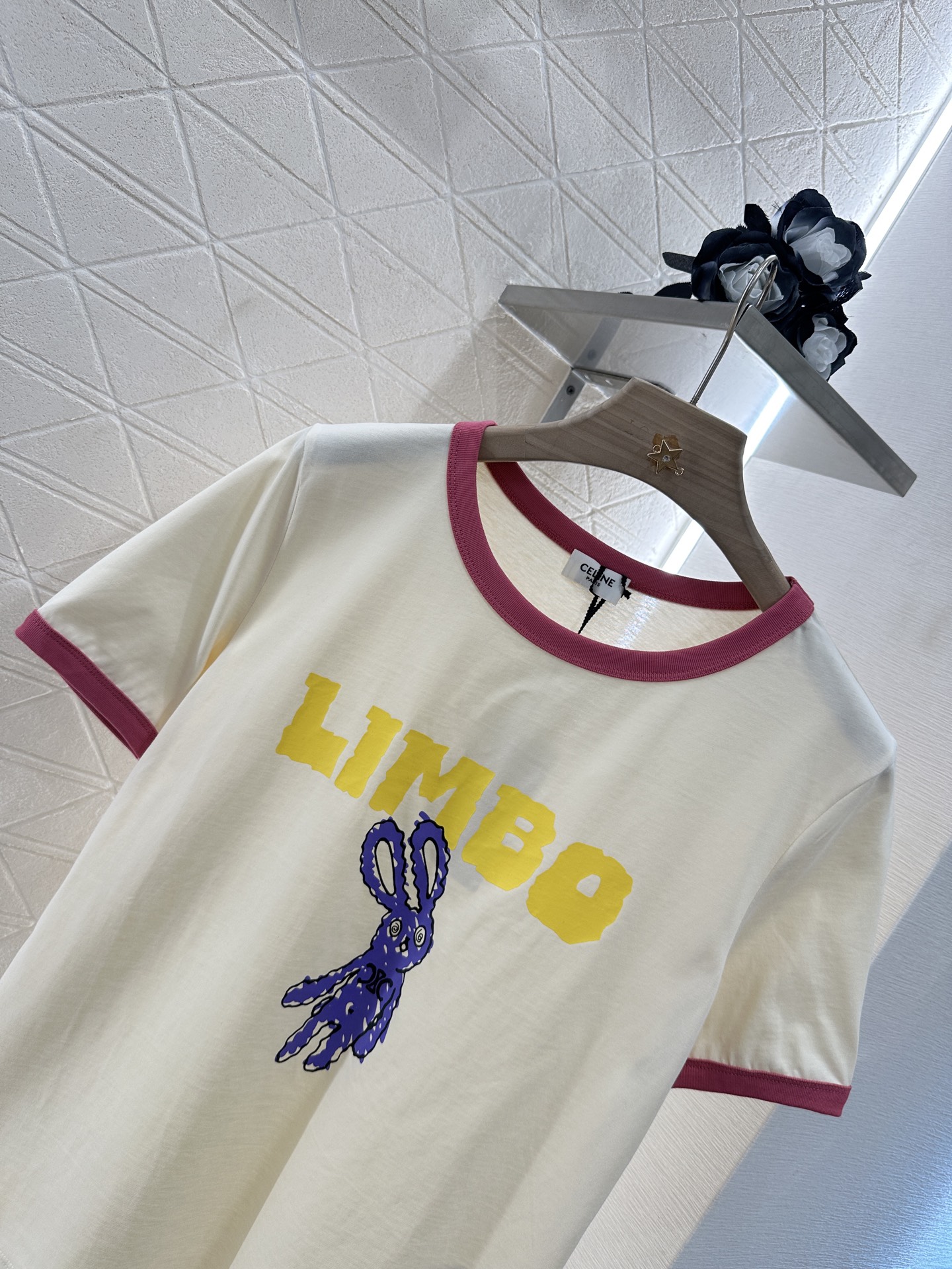 ♥Celin*♥2025新品上架
      撞色印花𝑇𝑒𝑒
定制YB原生全棉材质 透气舒适 质感十足 