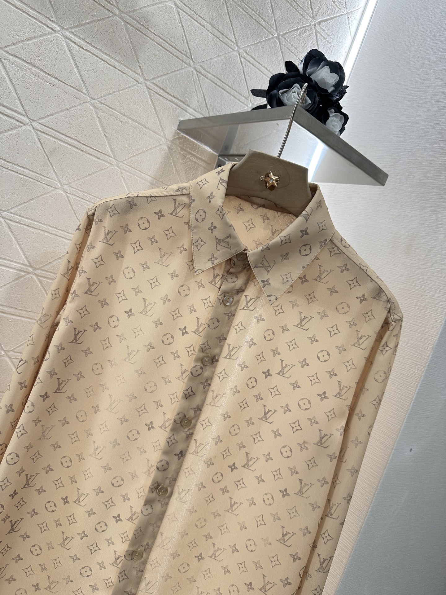 ♥Louis Vuitto*♥2025新品上架
     印花衬衫半裙套装
定制YB进口斜纹稠材质 质感