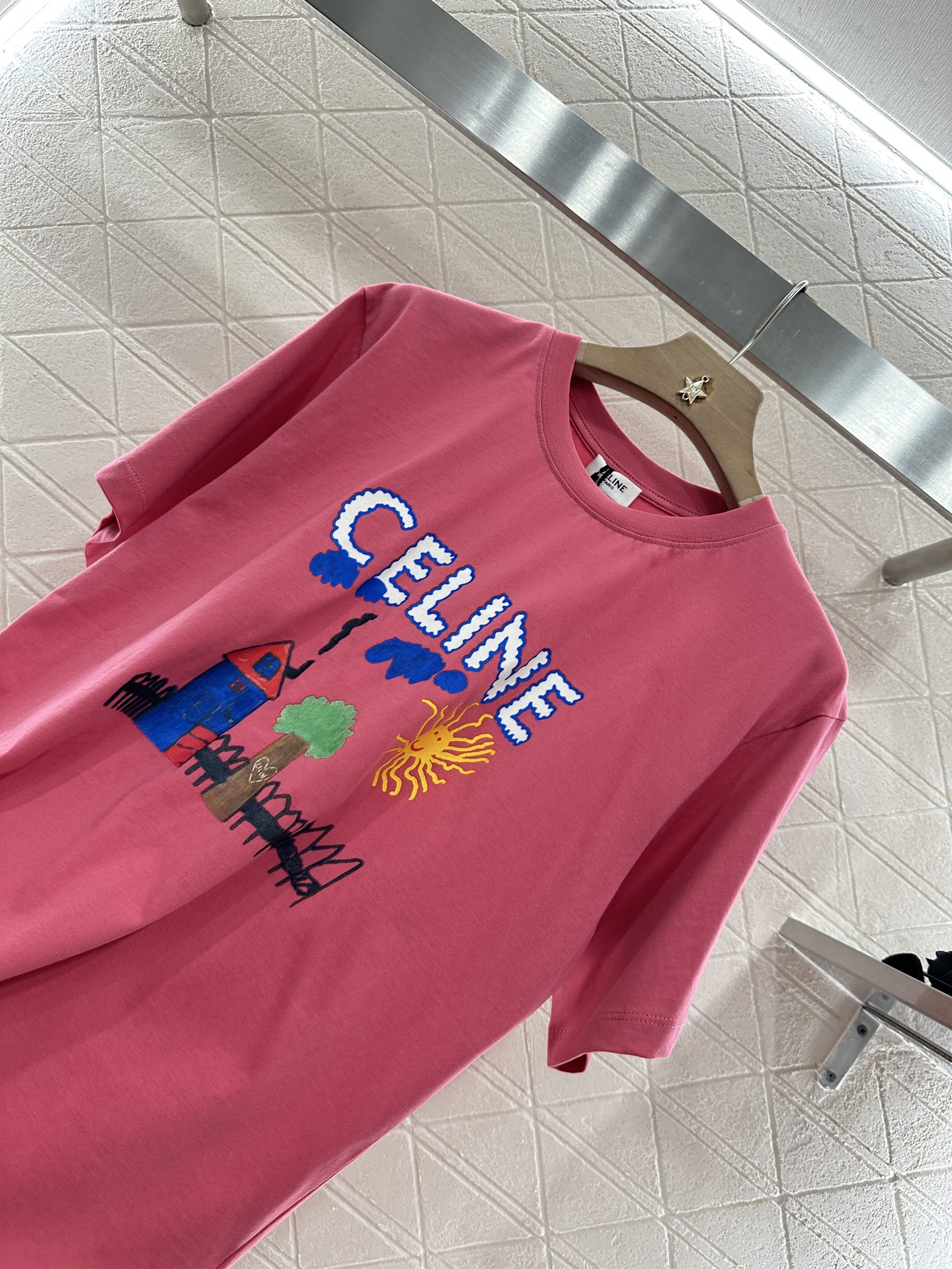 ♥Celin*♥2025新品上架
     圆领活性印花𝑇𝑒𝑒
定制YB原生全棉材质 透气舒适 质感十足
