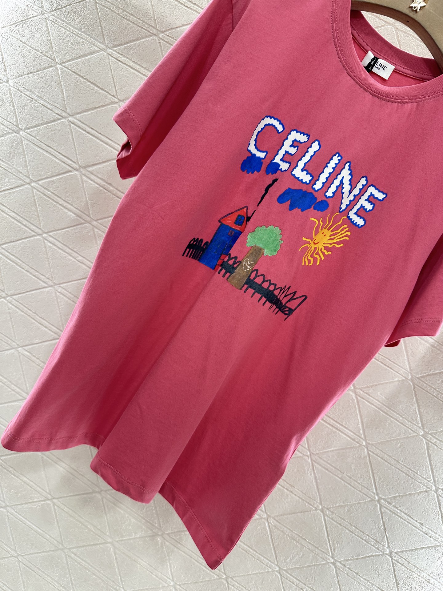 ♥Celin*♥2025新品上架
     圆领活性印花𝑇𝑒𝑒
定制YB原生全棉材质 透气舒适 质感十足