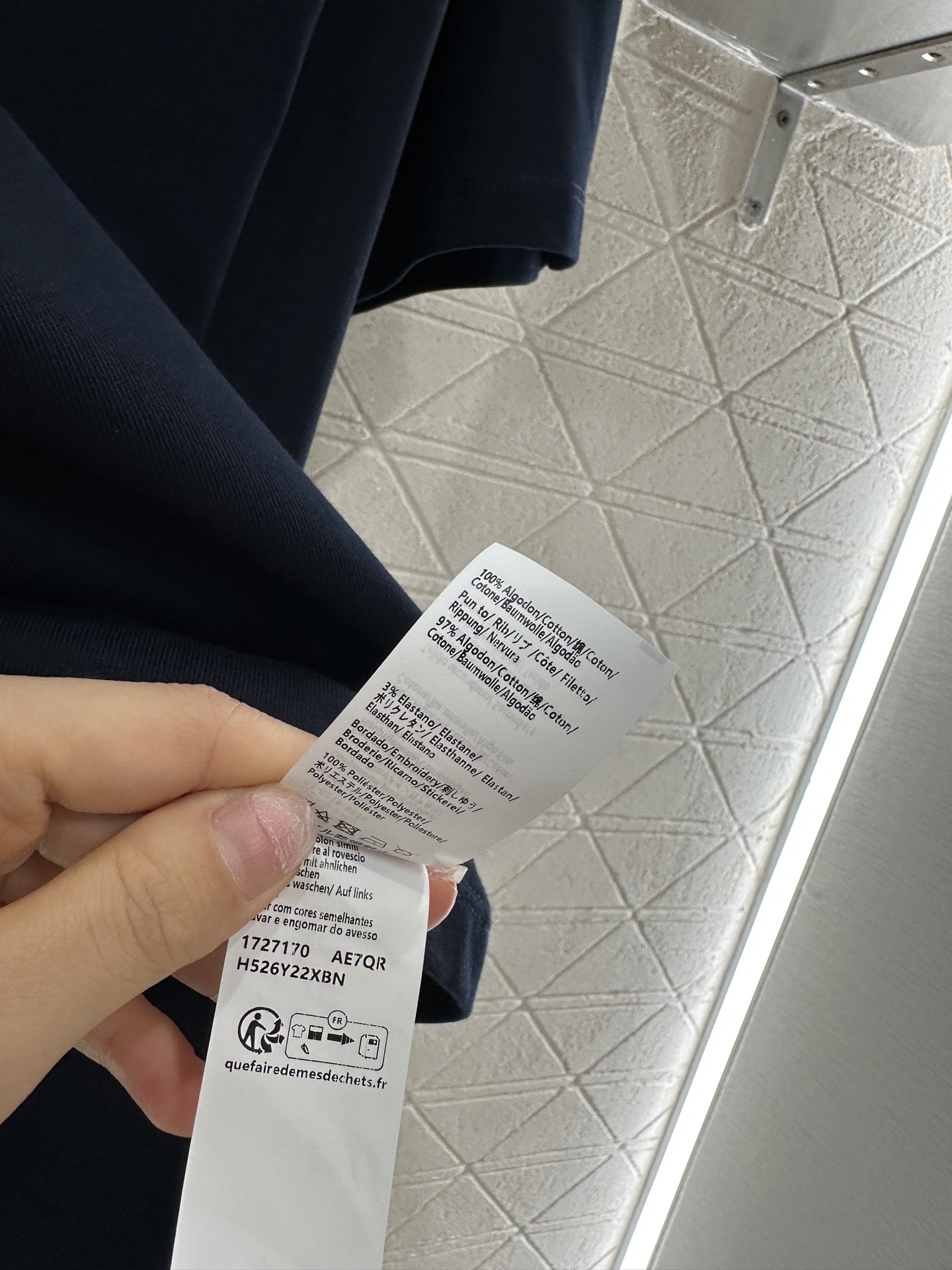 ♥Loew*♥2025新品上架
      花朵刺绣图腾𝑇𝑒𝑒
定制YB原生全棉材质 透气舒适 质感十足