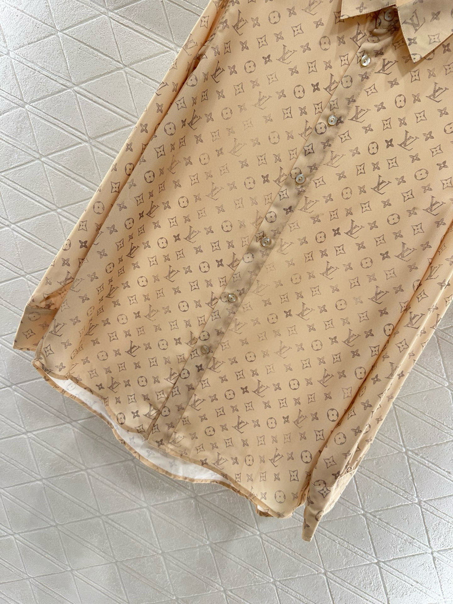 ♥Louis Vuitto*♥2025新品上架
     印花衬衫半裙套装
定制YB进口斜纹稠材质 质感
