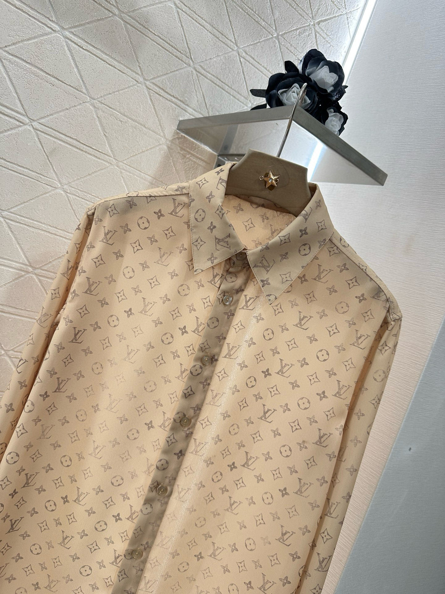♥Louis Vuitto*♥2025新品上架
     印花衬衫半裙套装
定制YB进口斜纹稠材质 质感