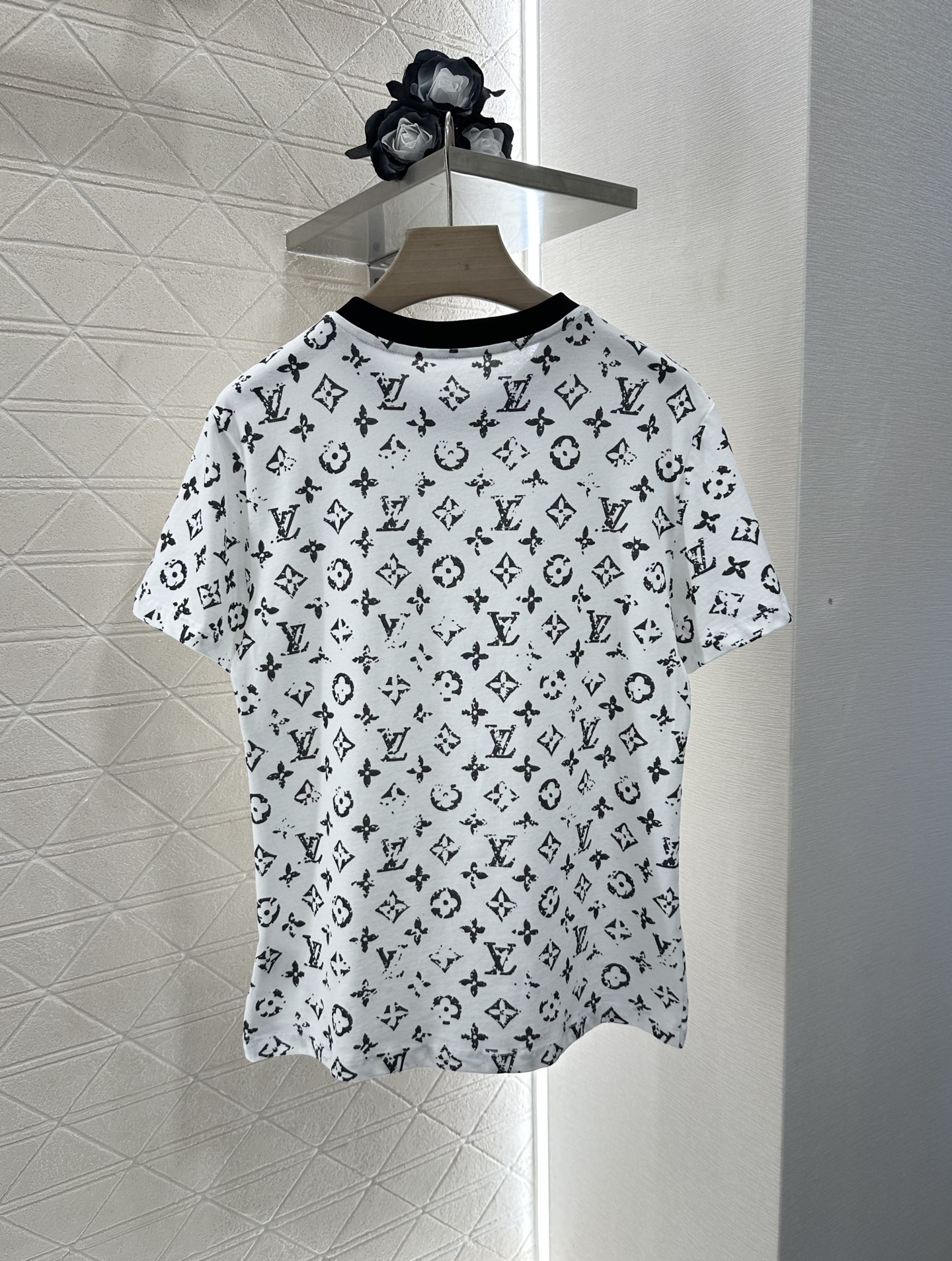 Custom Louis Vuitton Package and 2025 Fashion Trends: High-Quality Cotton T-Shirt Customization - 图片 2