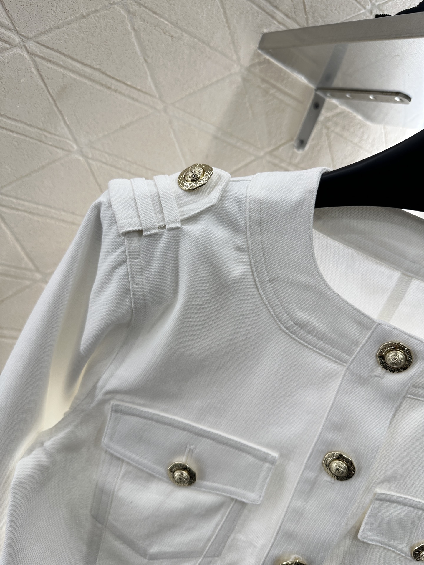 P1104: Stylish Cowboy Coat Short Skirt Suit with Customized Details - 图片 4