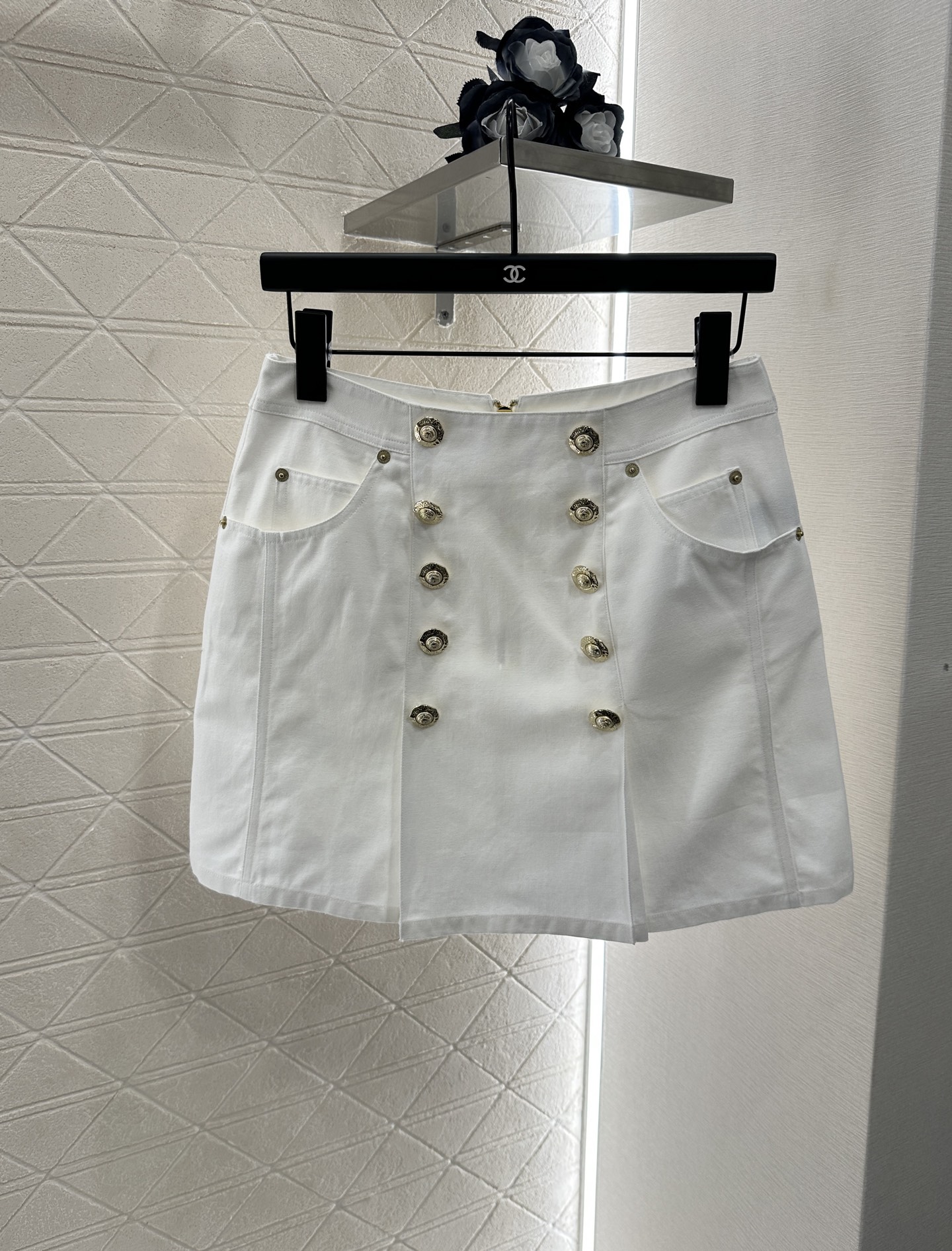 P1104: Stylish Cowboy Coat Short Skirt Suit with Customized Details - 图片 8