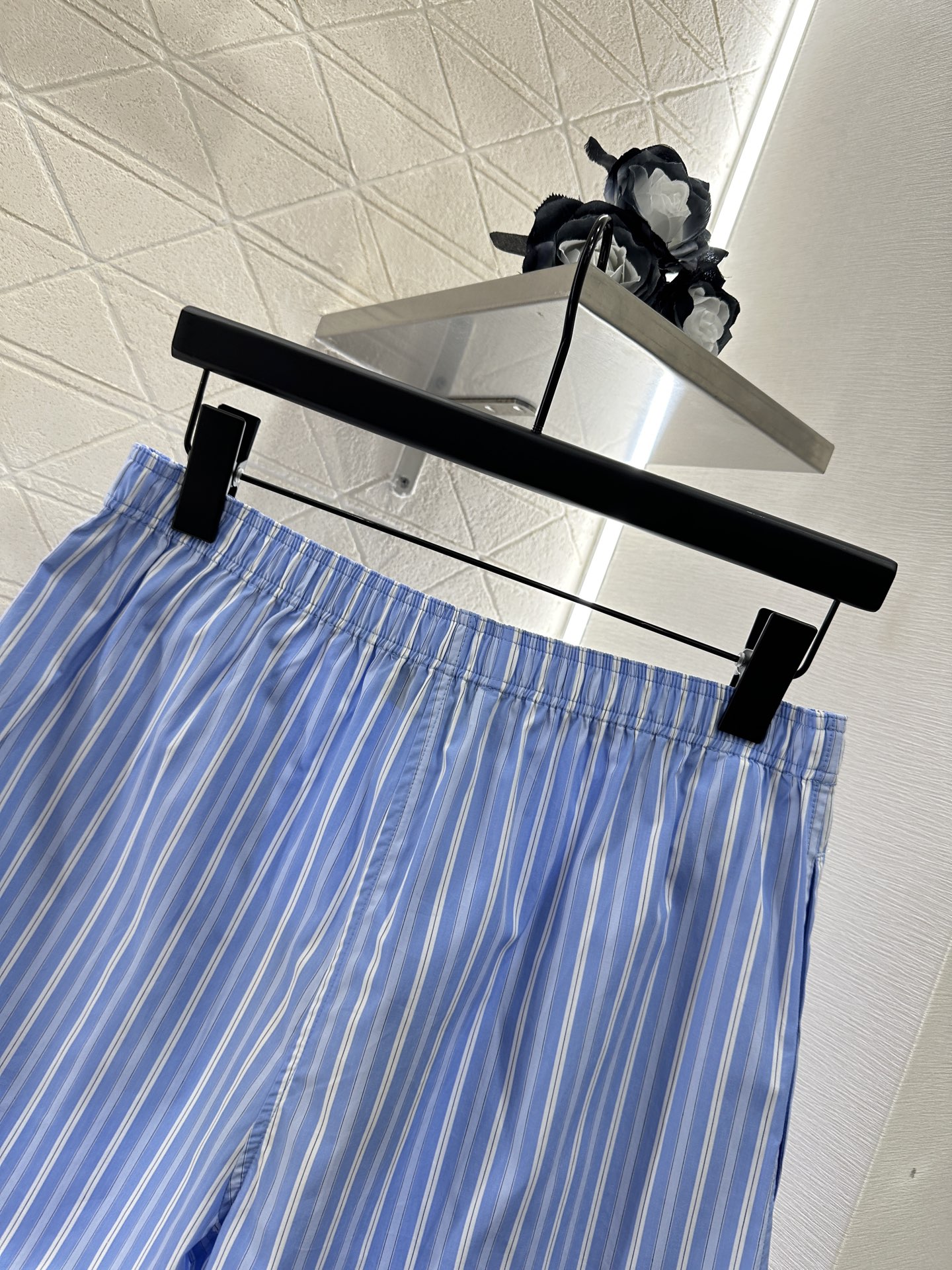 ♥Miumi*♥2025新品上架
    蕾丝吊带短裤套装
定制YB斜纹全棉材质 亲肤舒适 吸湿透气 通