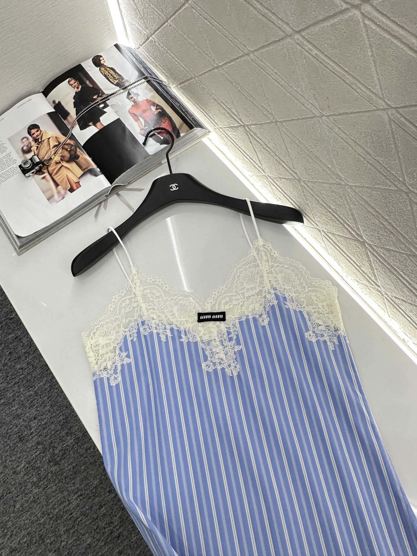 ♥Miumi*♥2025新品上架
     蕾丝吊带连衣裙
定制YB斜纹全棉材质 亲肤舒适 吸湿透气 通