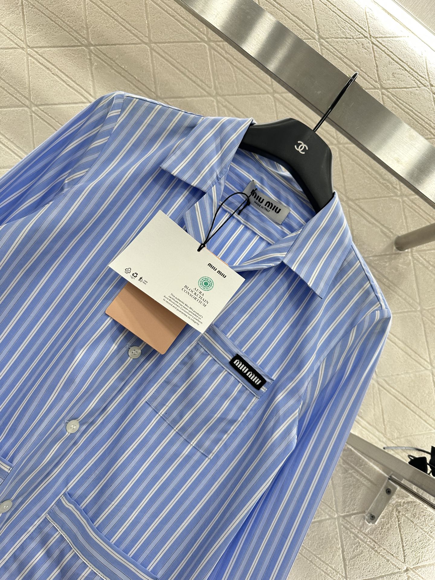 ♥Miumi*♥2025新品上架
    条纹衬衫长裤睡衣套装
定制YB斜纹全棉材质 亲肤舒适 吸湿透气