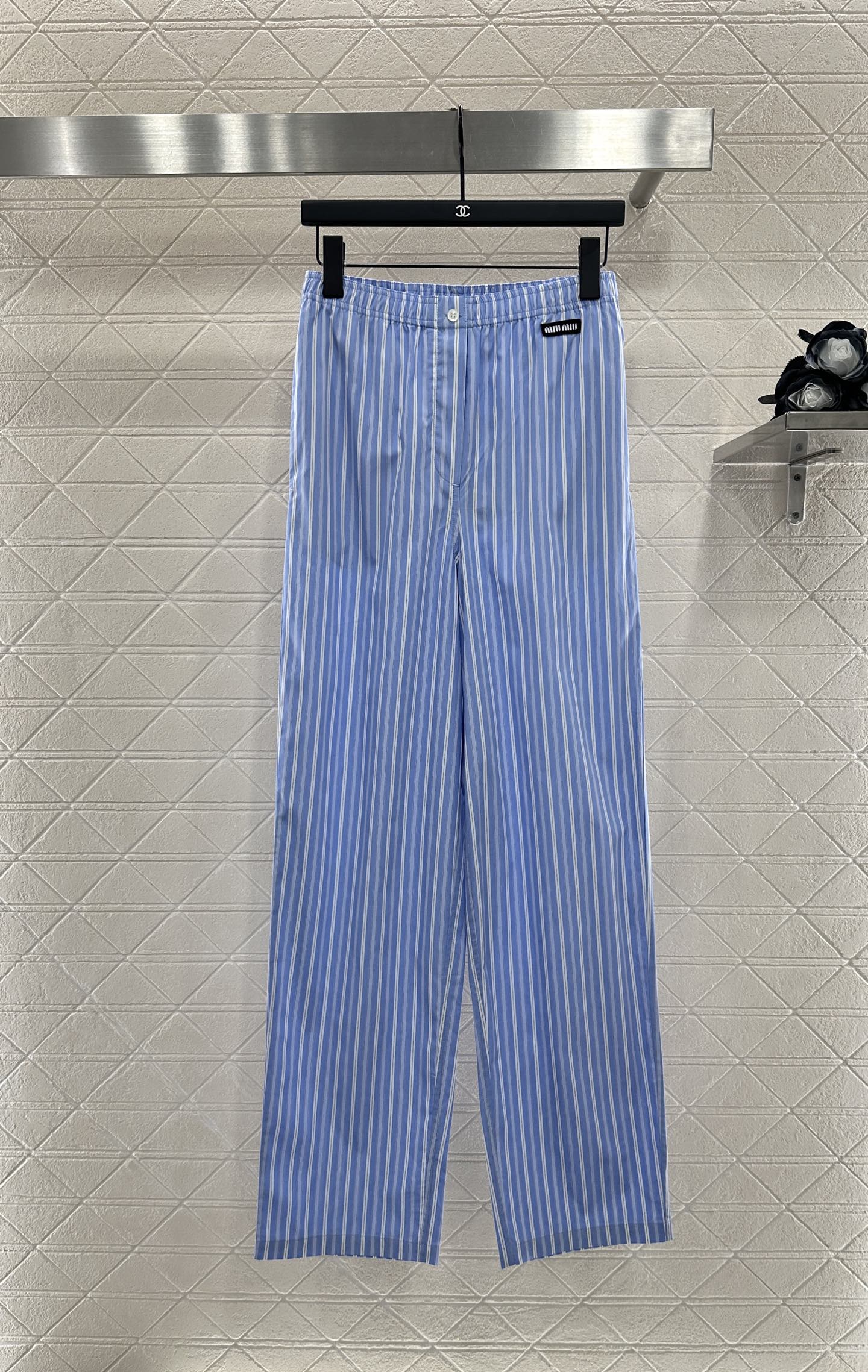 ♥Miumi*♥2025新品上架
    条纹衬衫长裤睡衣套装
定制YB斜纹全棉材质 亲肤舒适 吸湿透气