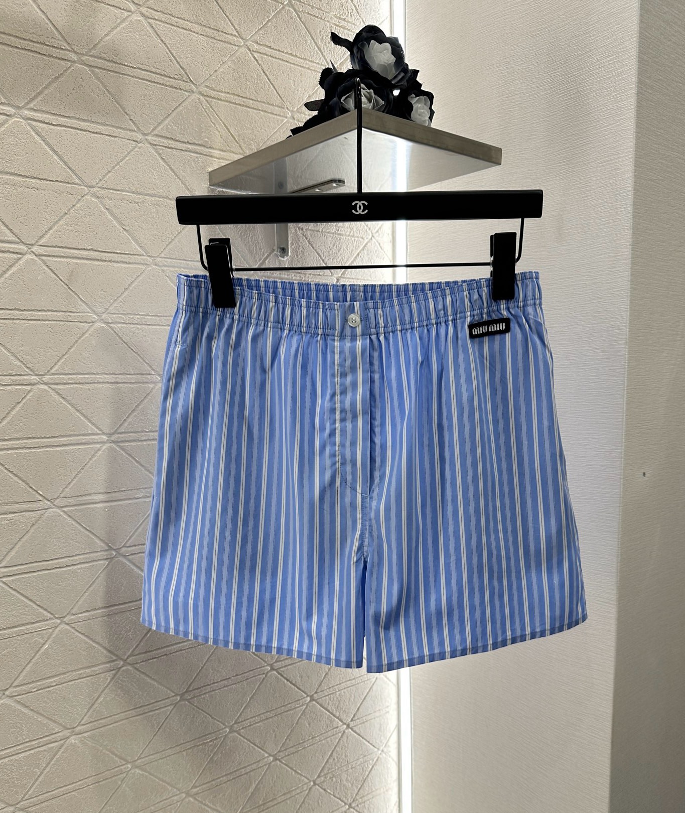 ♥Miumi*♥2025新品上架
    蕾丝吊带短裤套装
定制YB斜纹全棉材质 亲肤舒适 吸湿透气 通