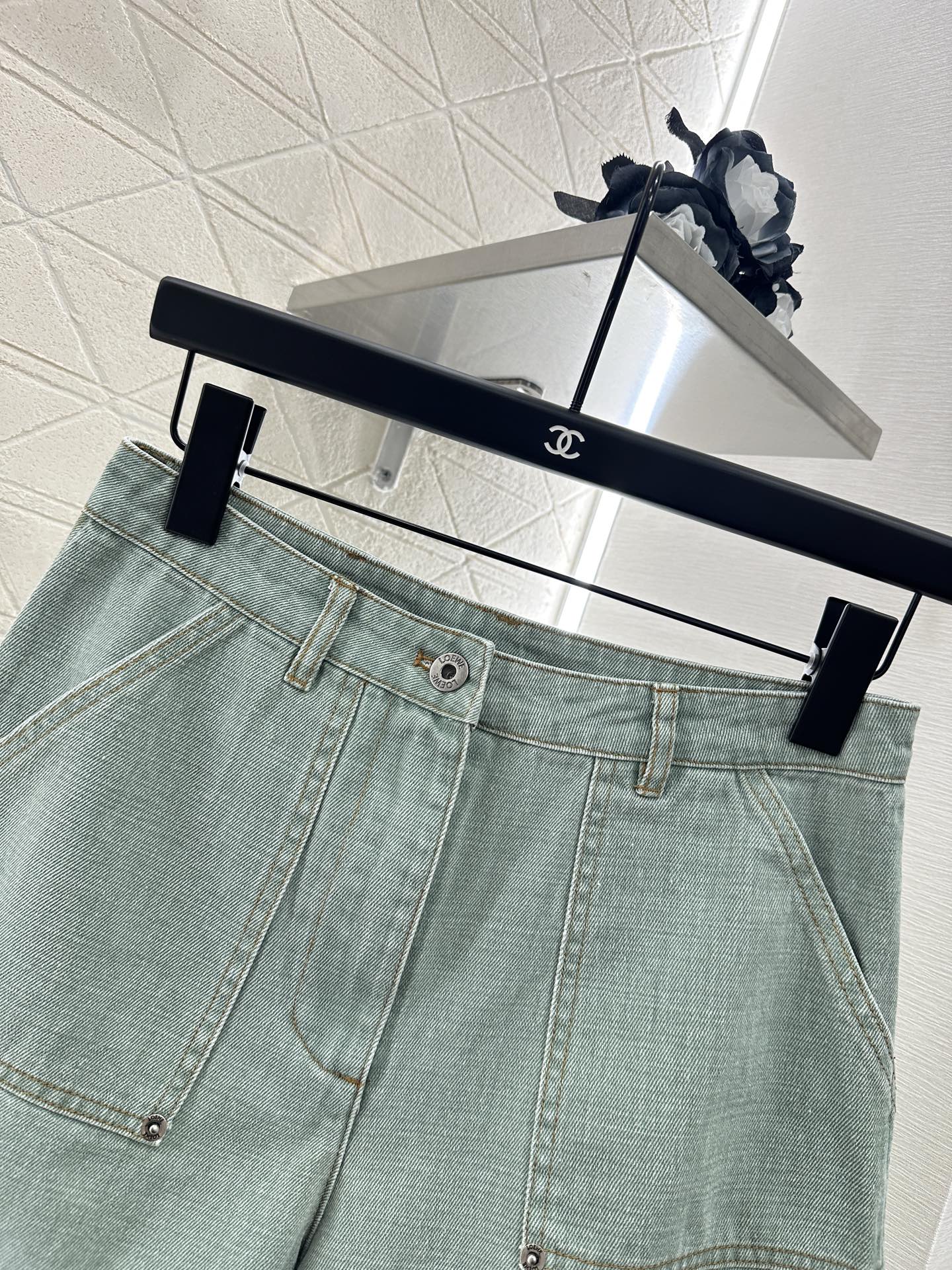 ♥Loew*♥2025新品上架
 复古水洗牛仔外套短裤套装
定制YB斜纹全棉牛仔材质 舒适柔软 透气好穿