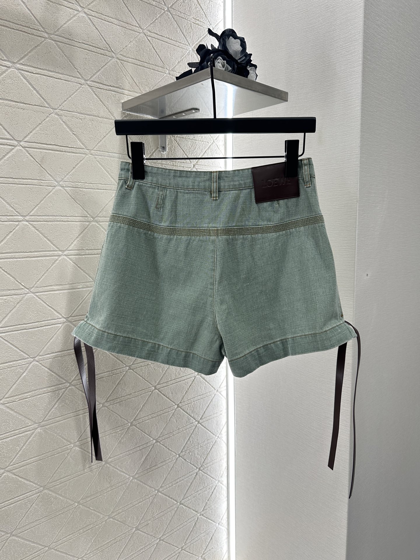 ♥Loew*♥2025新品上架
 复古水洗牛仔外套短裤套装
定制YB斜纹全棉牛仔材质 舒适柔软 透气好穿