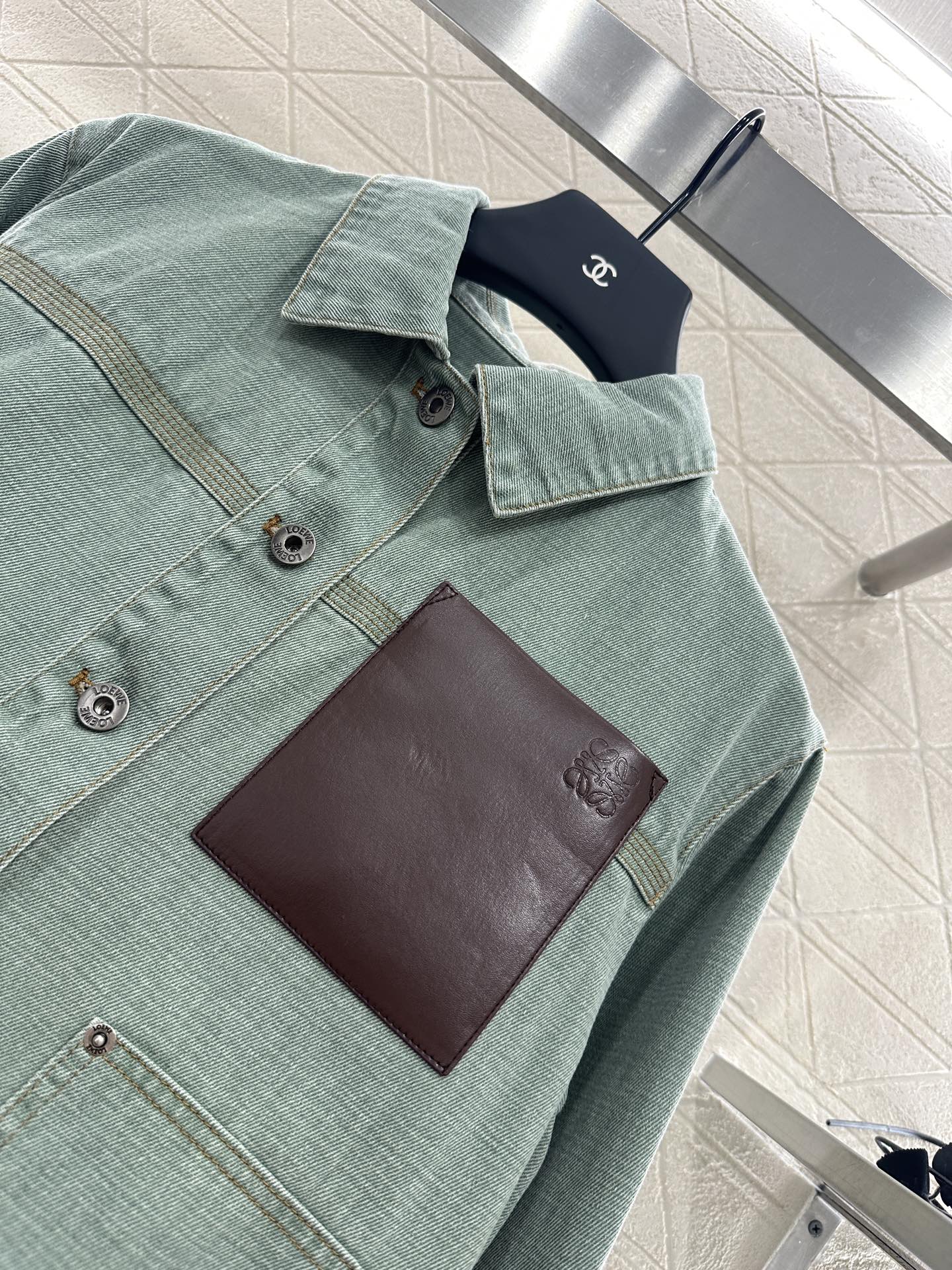 ♥Loew*♥2025新品上架
 复古水洗牛仔外套短裤套装
定制YB斜纹全棉牛仔材质 舒适柔软 透气好穿