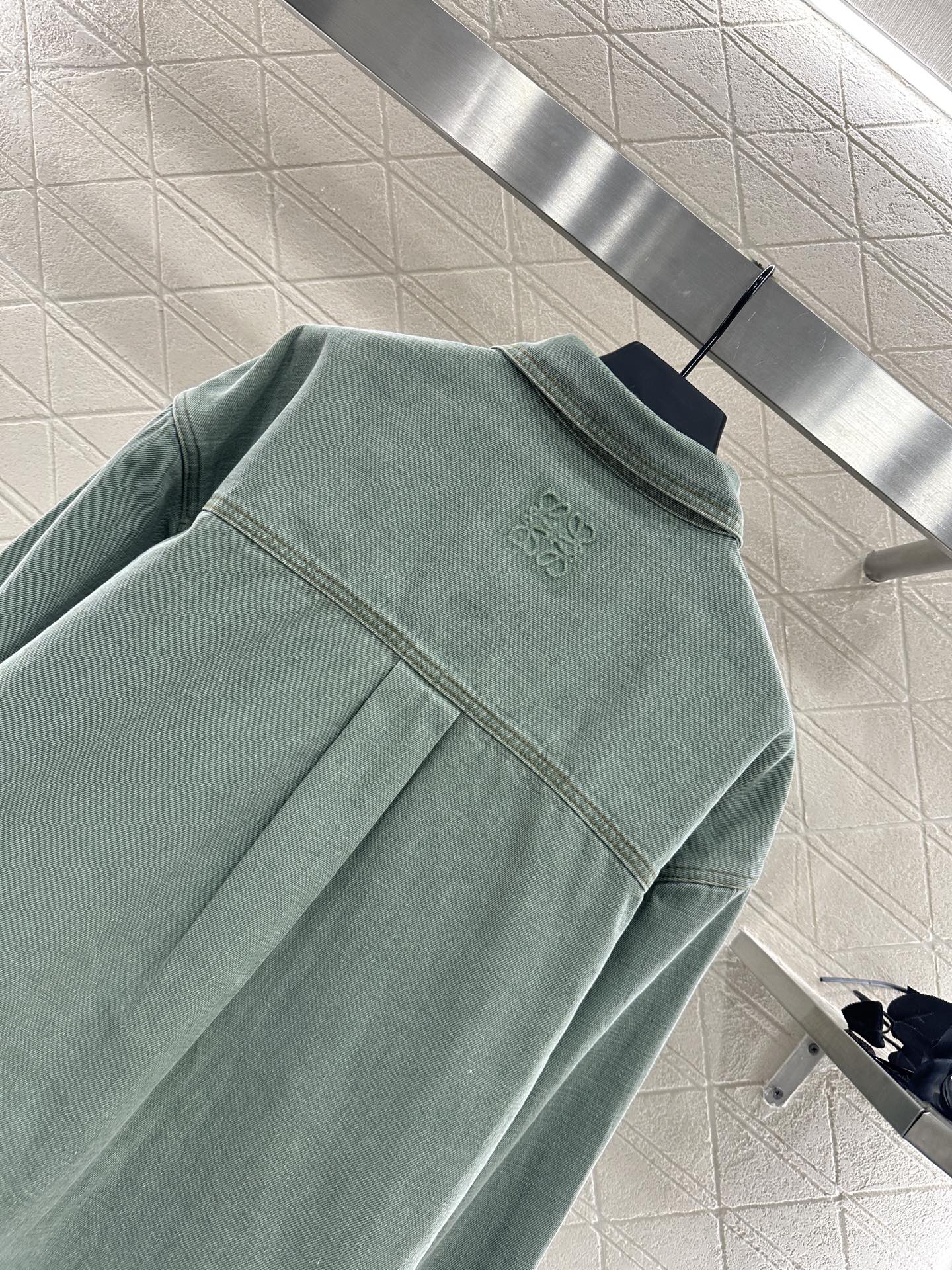 ♥Loew*♥2025新品上架
 复古水洗牛仔衬衫长裤套装
定制YB斜纹全棉牛仔材质 舒适柔软 透气好穿