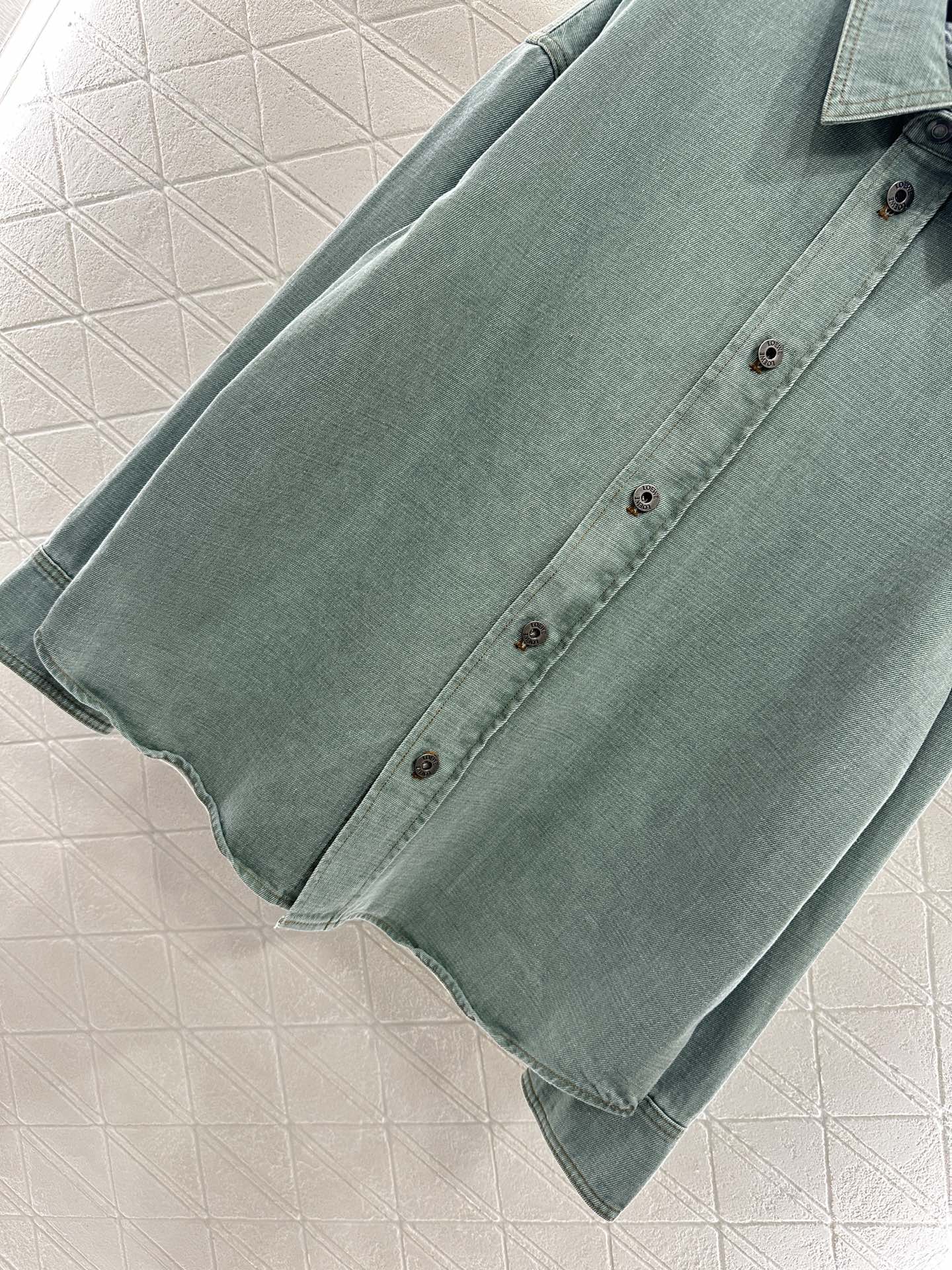 ♥Loew*♥2025新品上架
 复古水洗牛仔衬衫长裤套装
定制YB斜纹全棉牛仔材质 舒适柔软 透气好穿