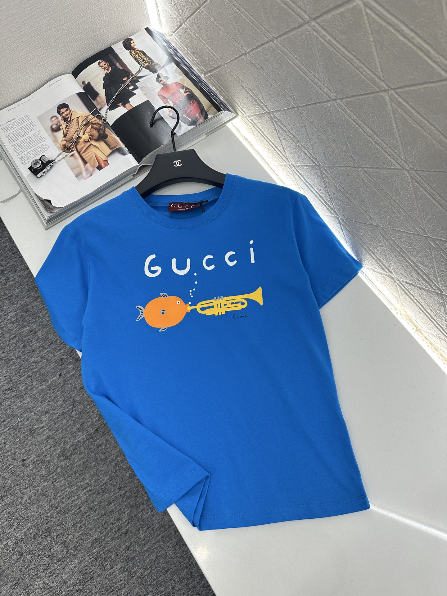 Gucc*2025 New Products: High-Quality Cotton Tee with Unique Print Circle - 图片 1