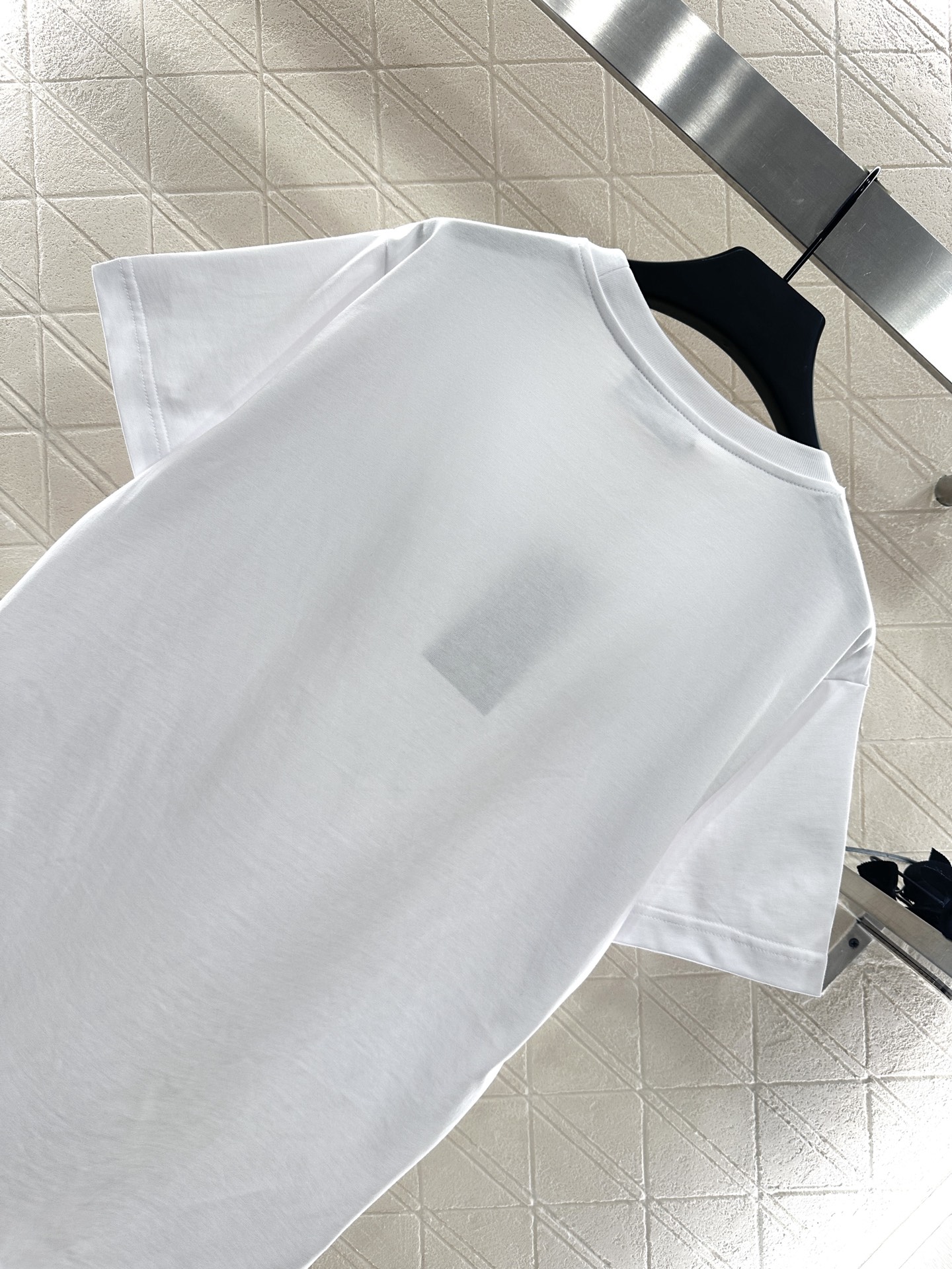 YB Full-Blown Cotton Tee with Unique Brand Style and High Quality - 图片 4