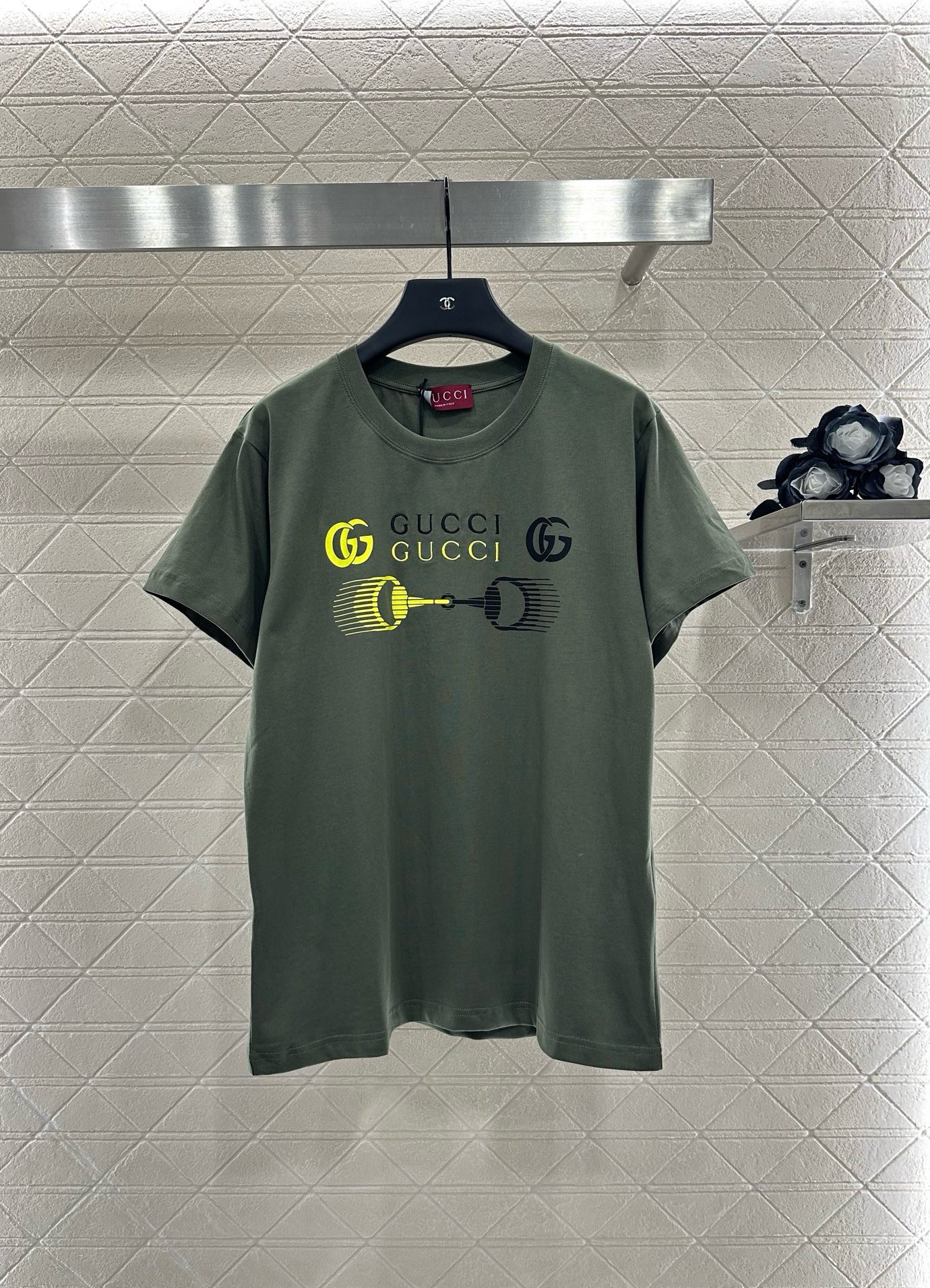 YB Customized Cotton Tee with Unique Print Circle for Stylish Brand Look