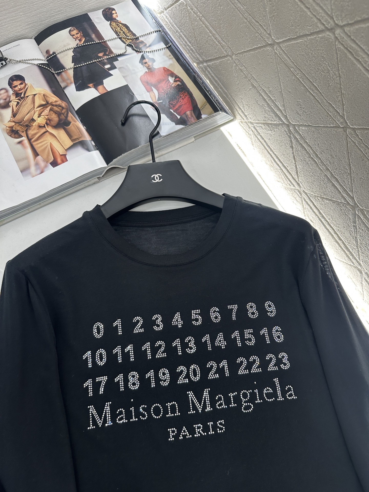 Maison Margiela’s P414 Suit: One-Size-Fits-All Female Suit with Customized Twilight Material - 图片 6