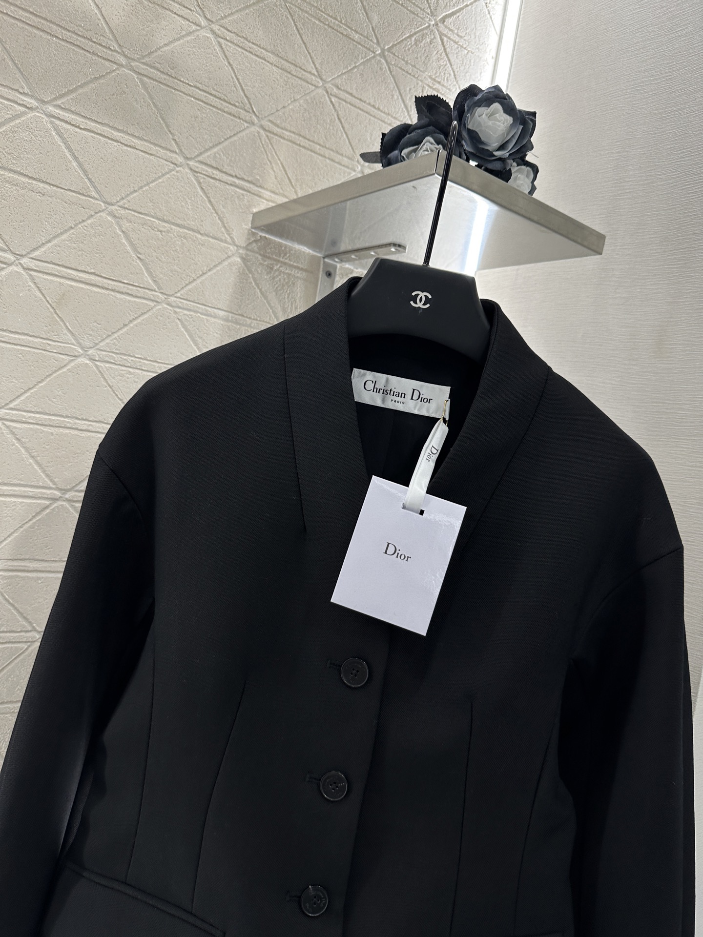 ♥Dio*♥2025新品上架
    丝毛长袖廓形外套
定制YB进口百分百丝毛材质 质感细腻 垂感有型 