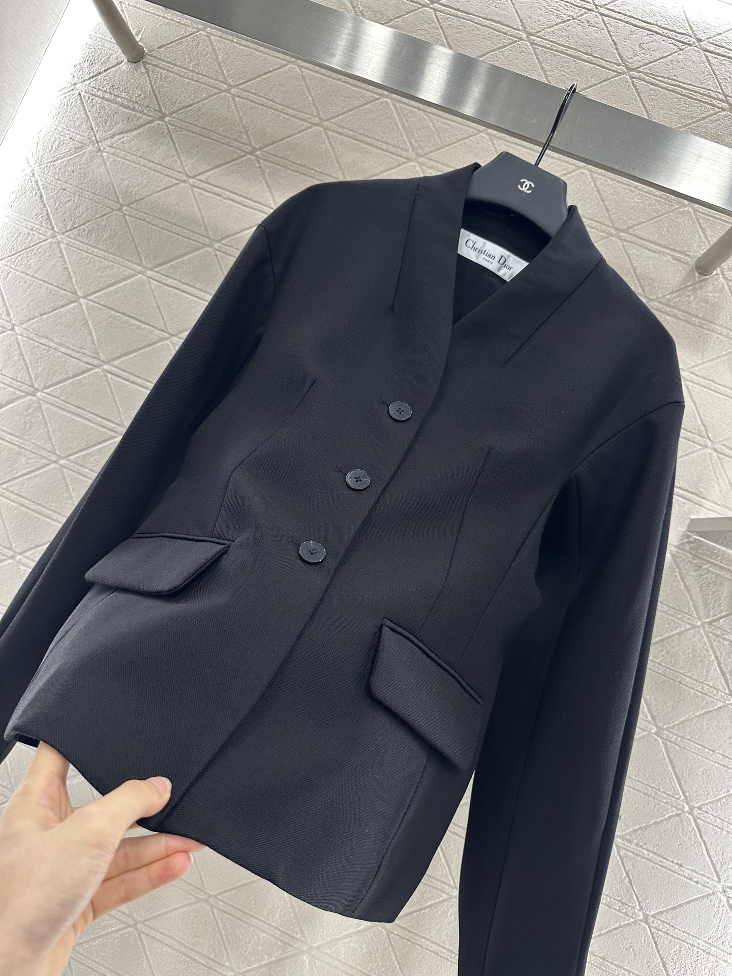 ♥Dio*♥2025新品上架
    丝毛长袖廓形外套
定制YB进口百分百丝毛材质 质感细腻 垂感有型 