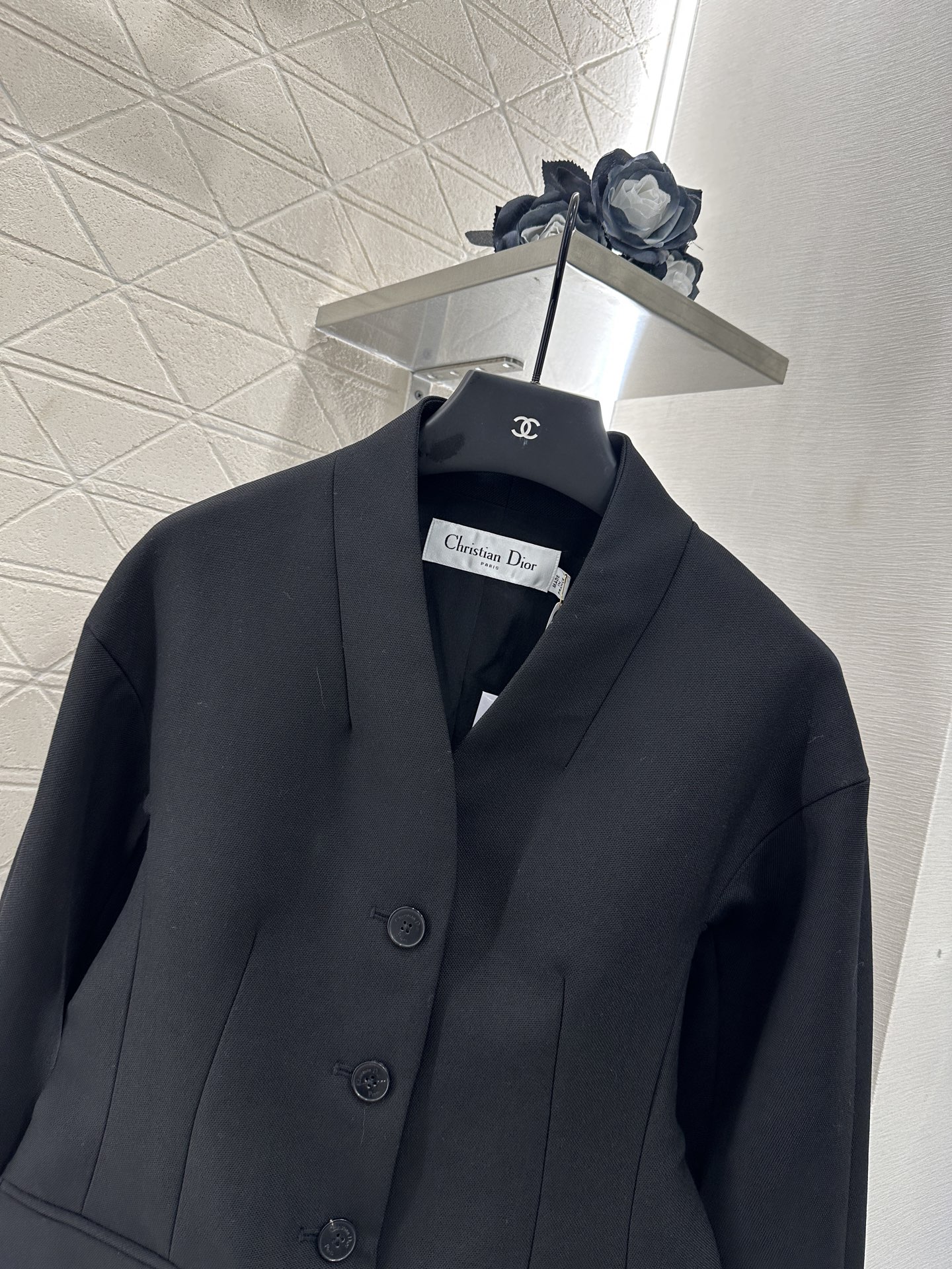 ♥Dio*♥2025新品上架
    丝毛长袖廓形外套
定制YB进口百分百丝毛材质 质感细腻 垂感有型 