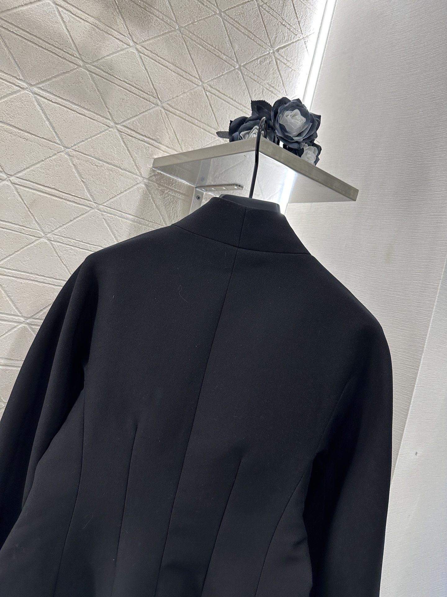 ♥Dio*♥2025新品上架
    丝毛长袖廓形外套
定制YB进口百分百丝毛材质 质感细腻 垂感有型 