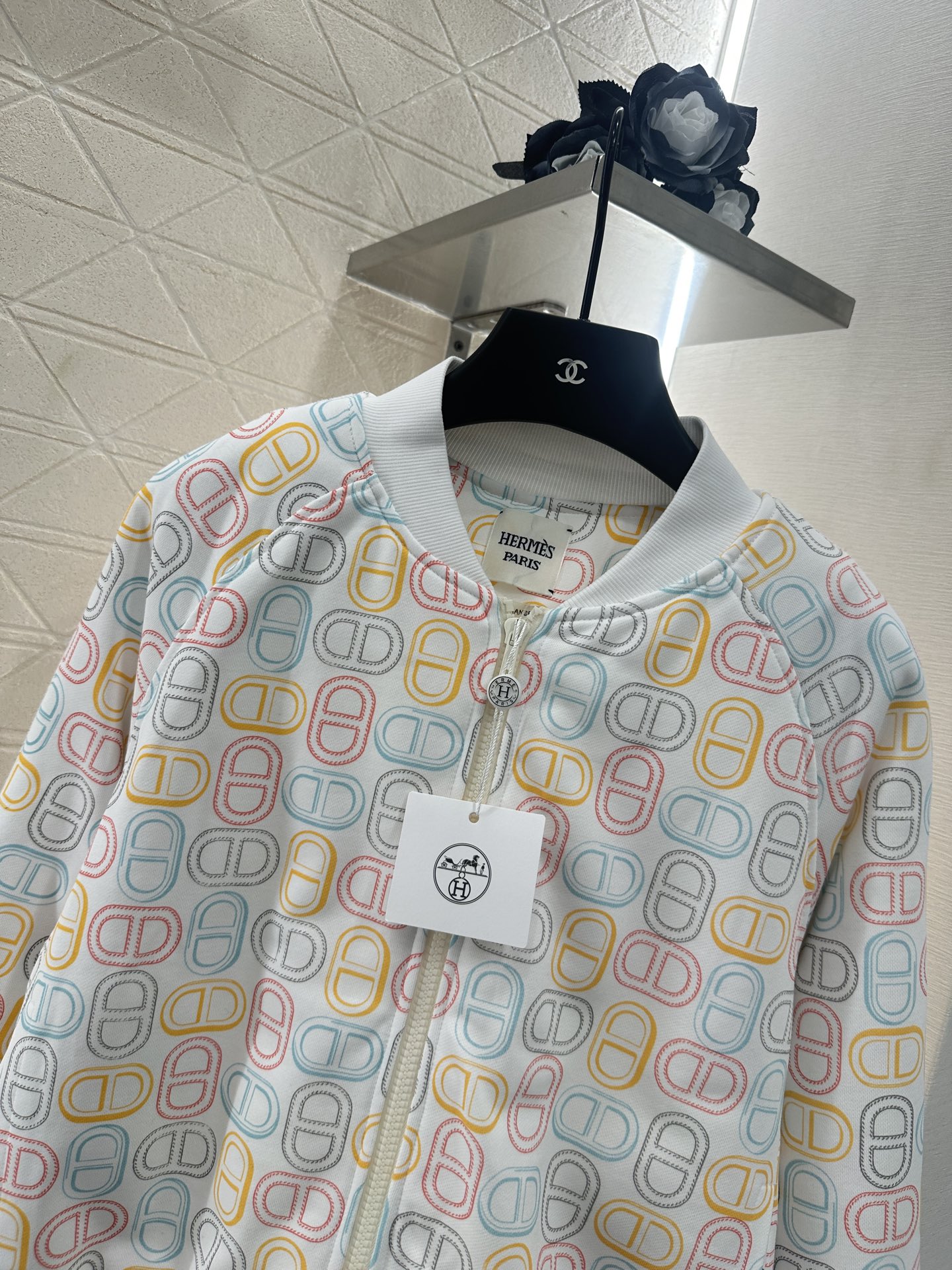 ♥Herme*♥2025新品上架
    猪鼻印花棉服夹克
定制YB斜纹全棉材质 质感高级 品相十足 经