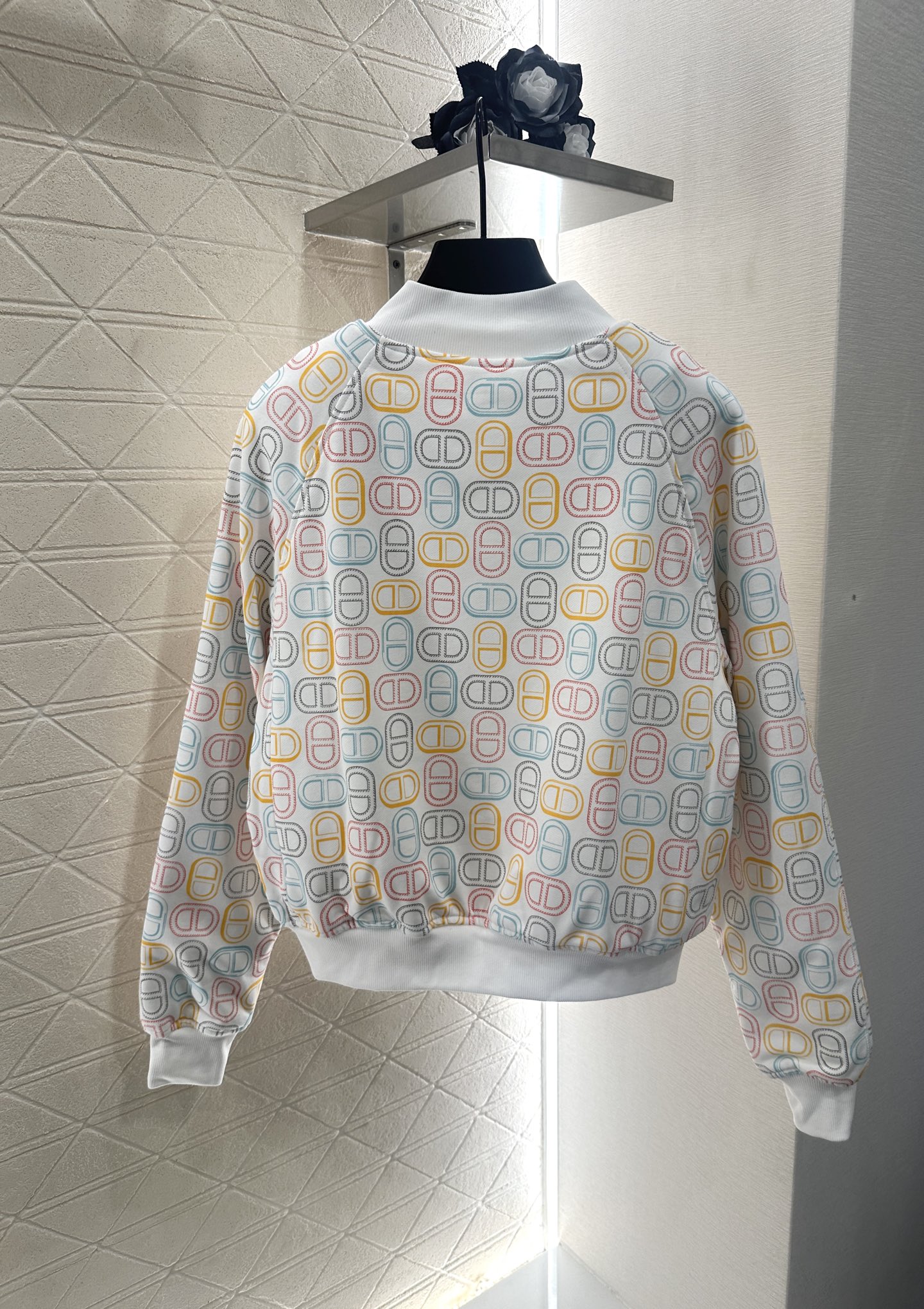 ♥Herme*♥2025新品上架
    猪鼻印花棉服夹克
定制YB斜纹全棉材质 质感高级 品相十足 经