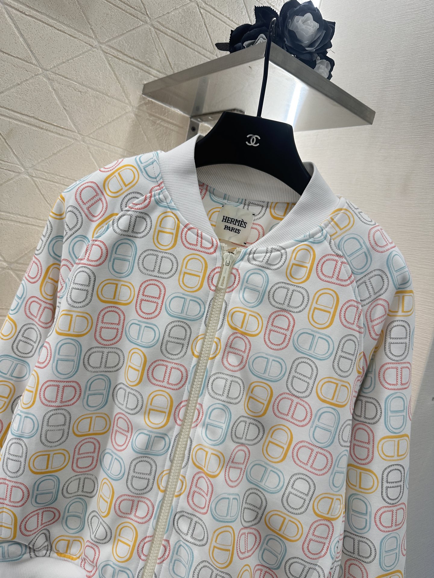 ♥Herme*♥2025新品上架
    猪鼻印花棉服夹克
定制YB斜纹全棉材质 质感高级 品相十足 经