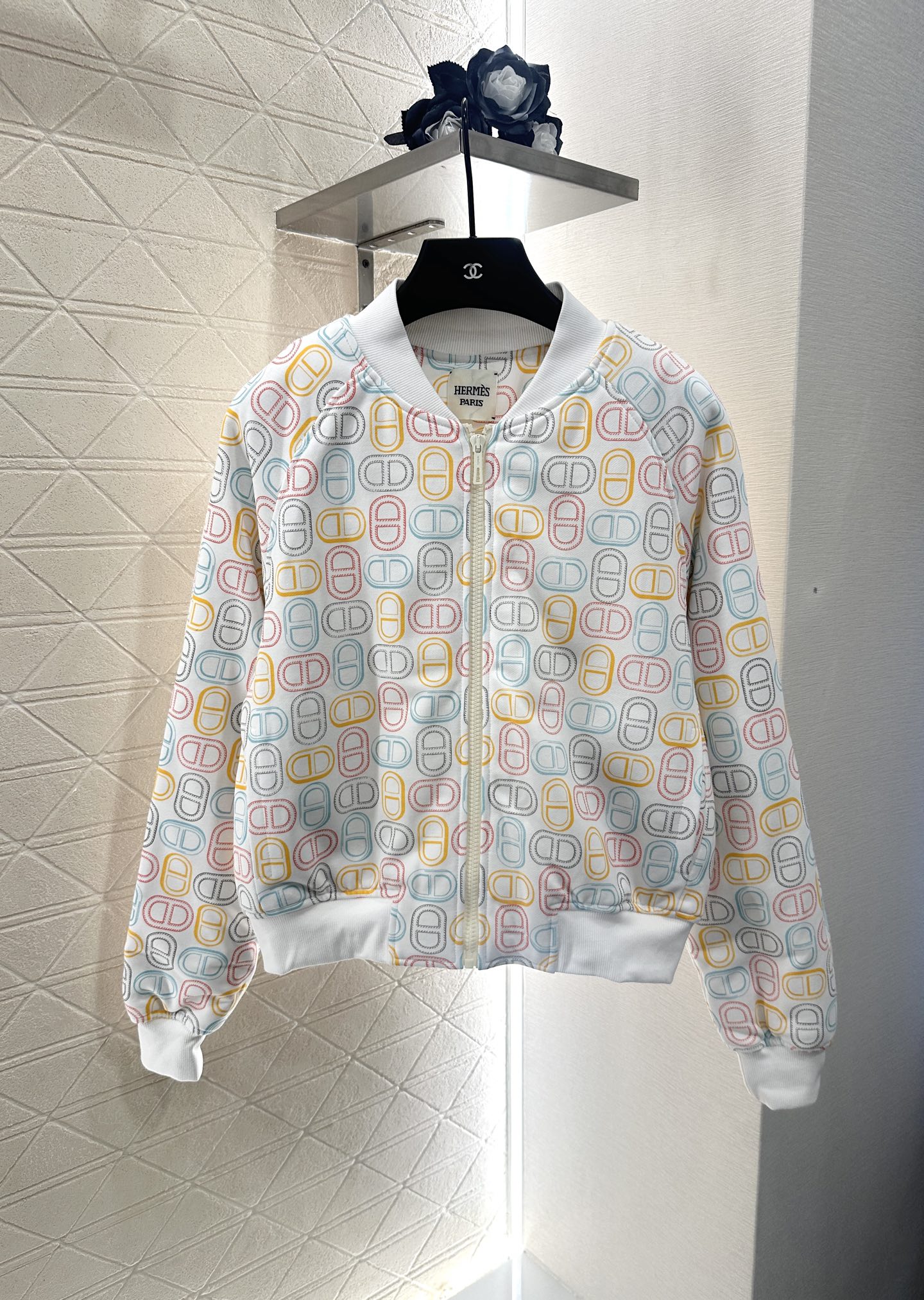 ♥Herme*♥2025新品上架
    猪鼻印花棉服夹克
定制YB斜纹全棉材质 质感高级 品相十足 经