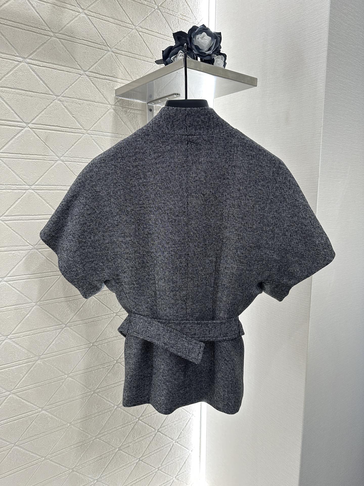 ♥Dio*♥2025新品上架
      腰带廓形外套
定制YB进口百分百羊毛材质 质感细腻 垂感有型 