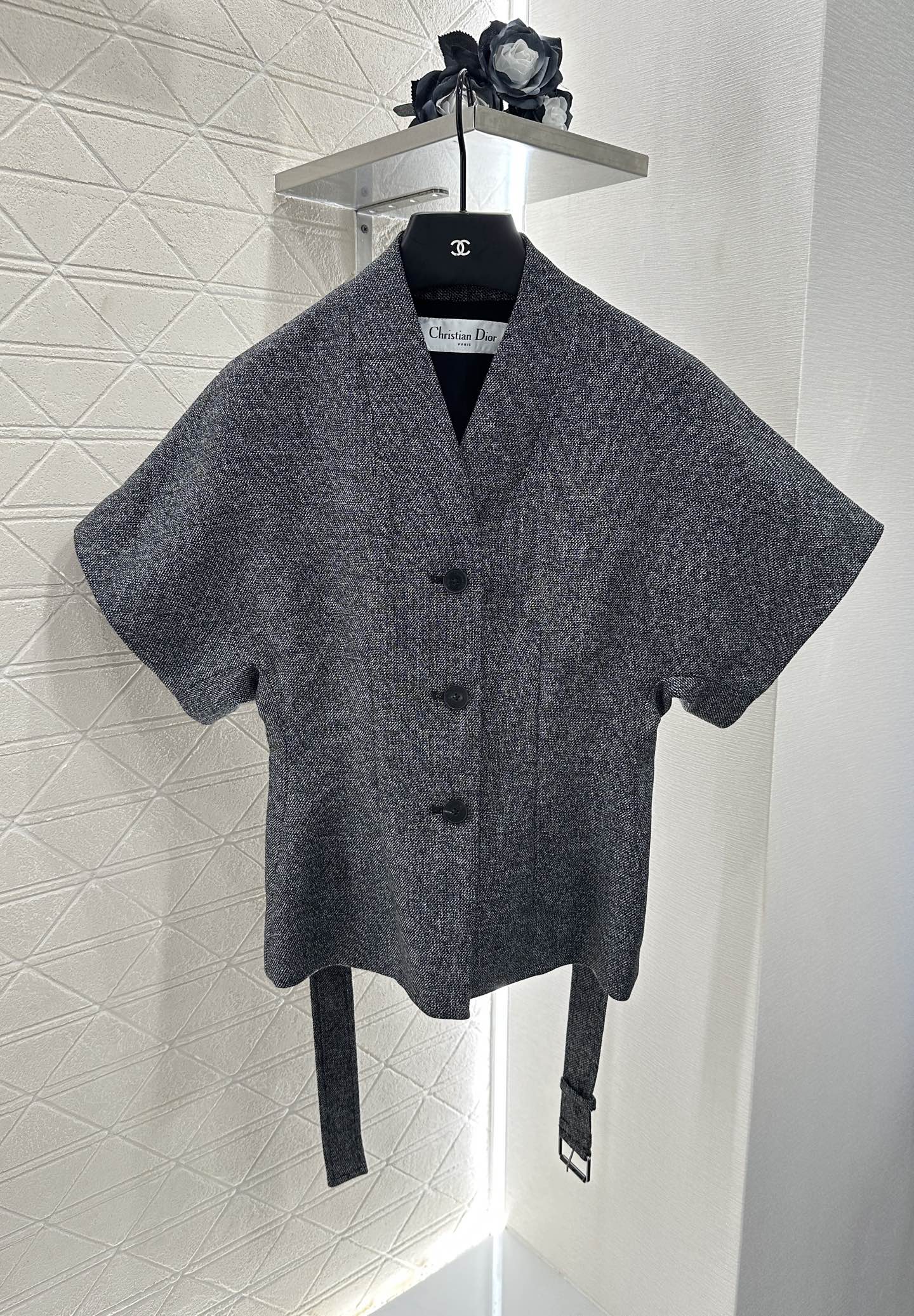 ♥Dio*♥2025新品上架
      腰带廓形外套
定制YB进口百分百羊毛材质 质感细腻 垂感有型 