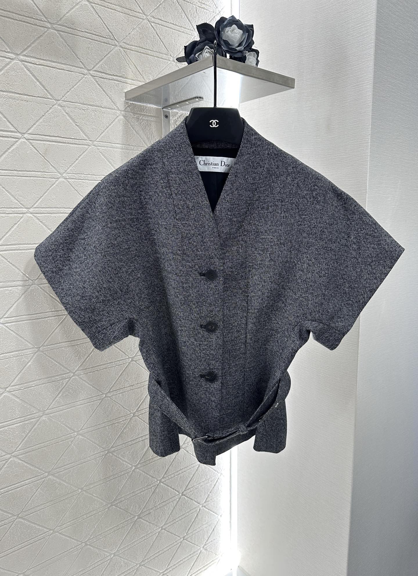 ♥Dio*♥2025新品上架
      腰带廓形外套
定制YB进口百分百羊毛材质 质感细腻 垂感有型 