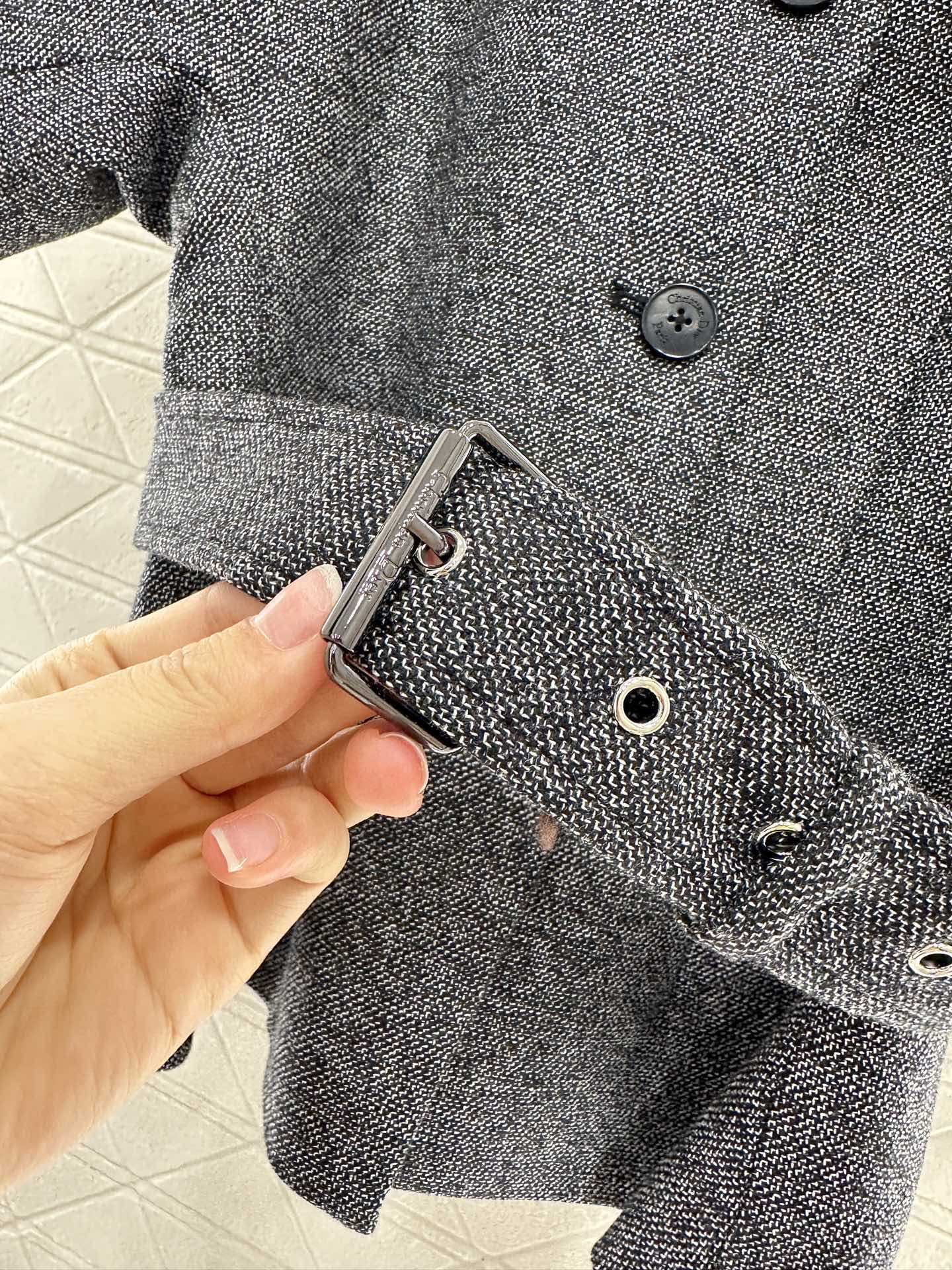 ♥Dio*♥2025新品上架
      腰带廓形外套
定制YB进口百分百羊毛材质 质感细腻 垂感有型 