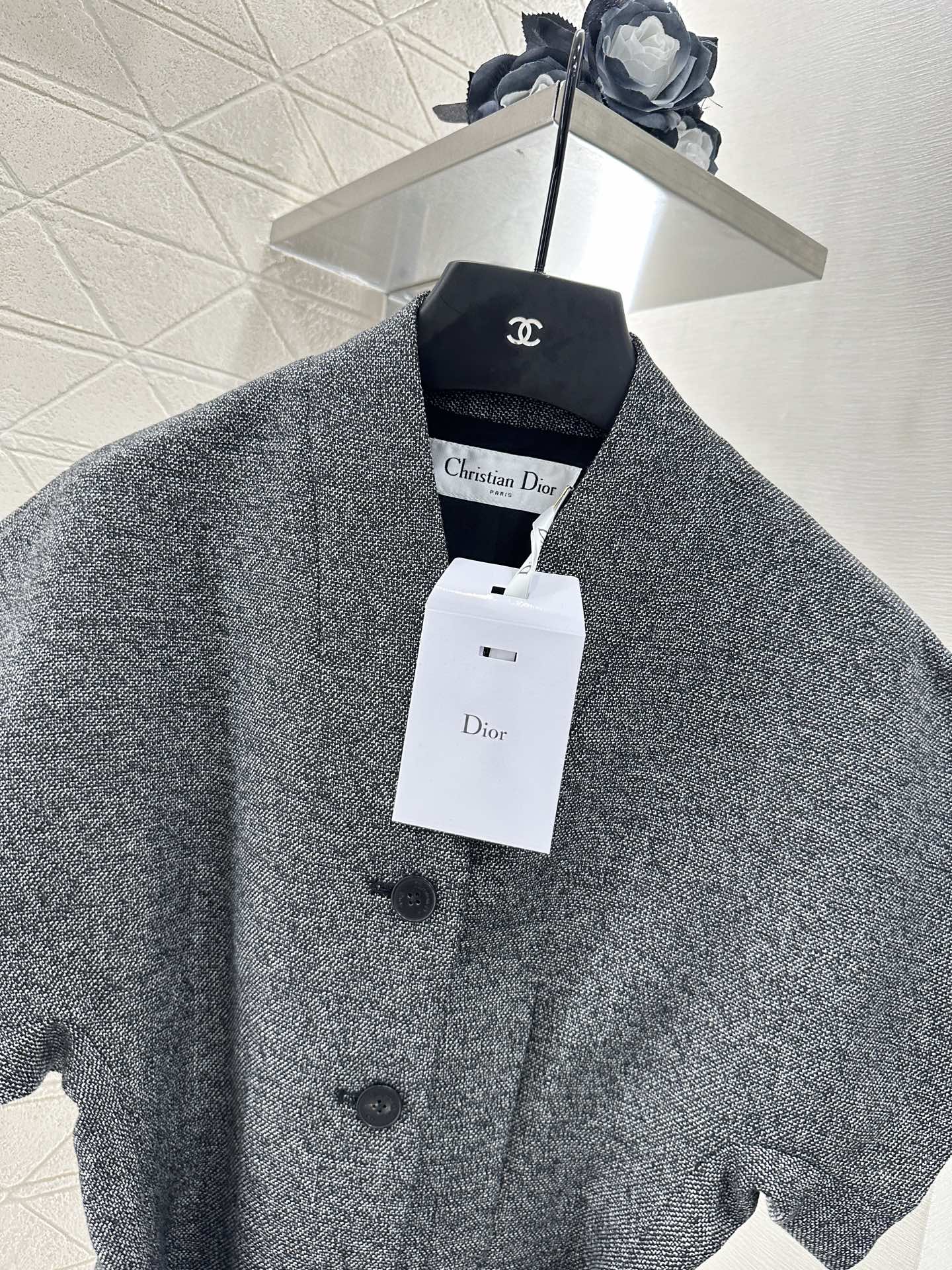 ♥Dio*♥2025新品上架
      腰带廓形外套
定制YB进口百分百羊毛材质 质感细腻 垂感有型 