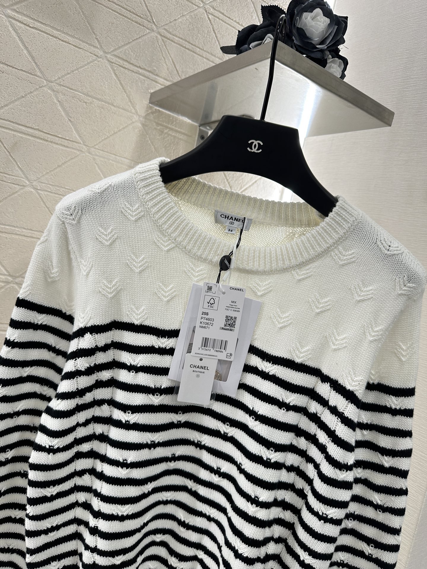 ♥Chane*♥2025新品上架
     条纹编织套头毛衣
定制YB羊毛纱线织造 质感高级 舒适柔软 