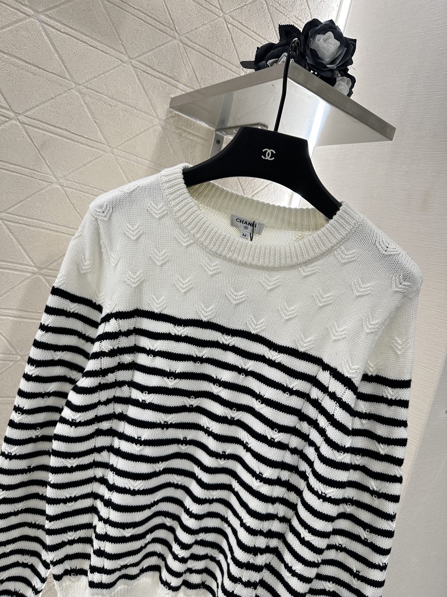 ♥Chane*♥2025新品上架
     条纹编织套头毛衣
定制YB羊毛纱线织造 质感高级 舒适柔软 