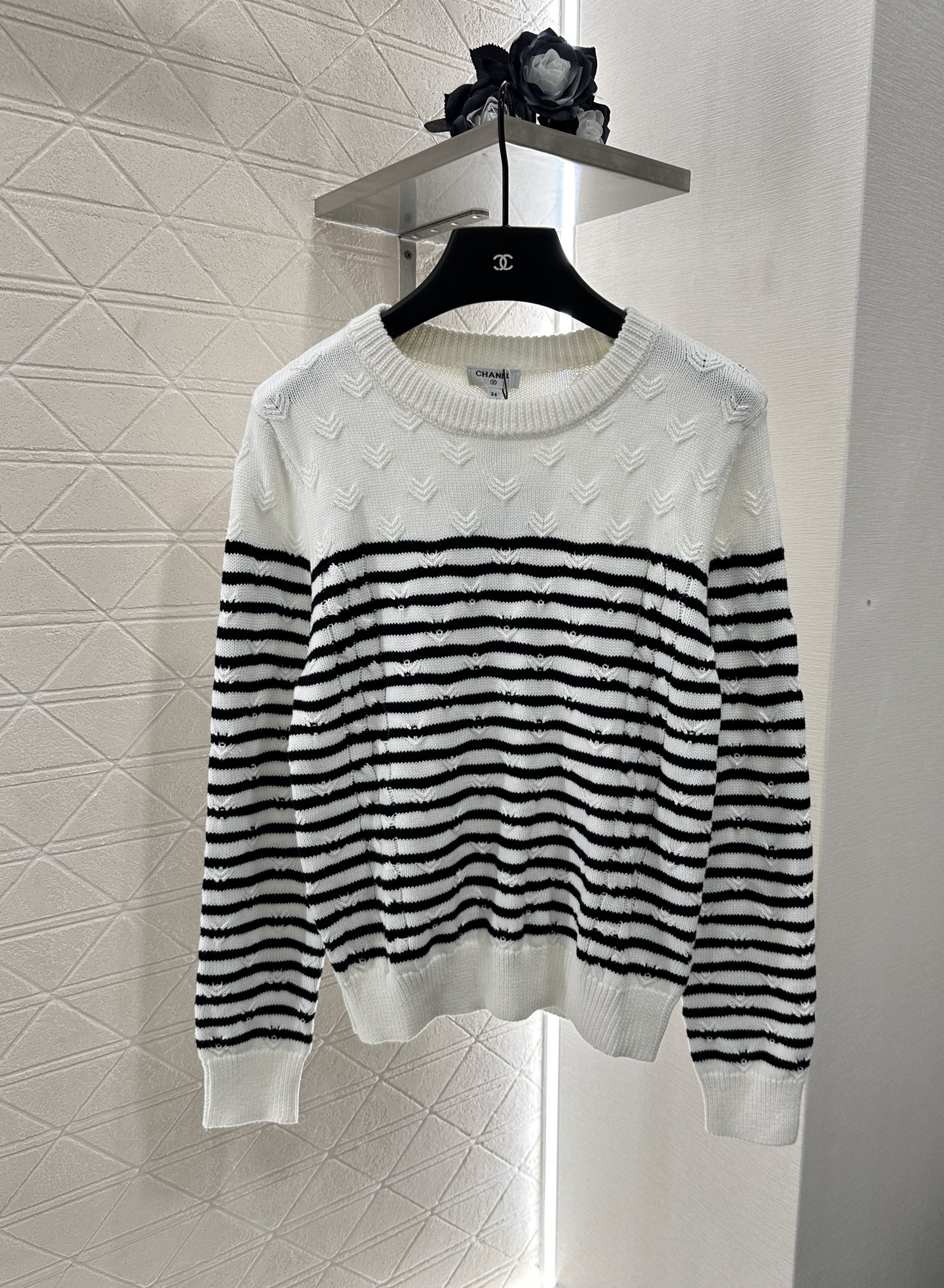 ♥Chane*♥2025新品上架
     条纹编织套头毛衣
定制YB羊毛纱线织造 质感高级 舒适柔软 