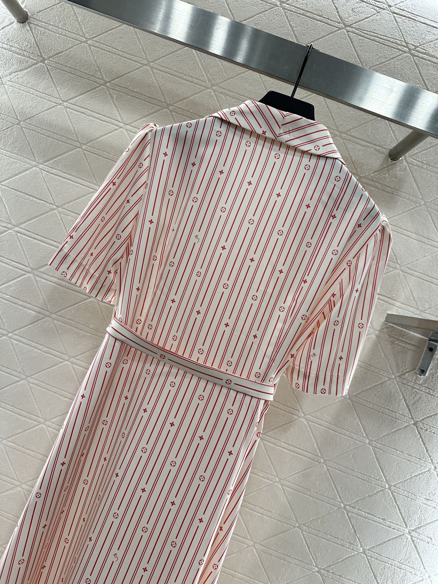 ♥Louis Vuitto*♥2025新品上架
        印花腰带连衣裙
定制YB进口斜纹稠材质 
