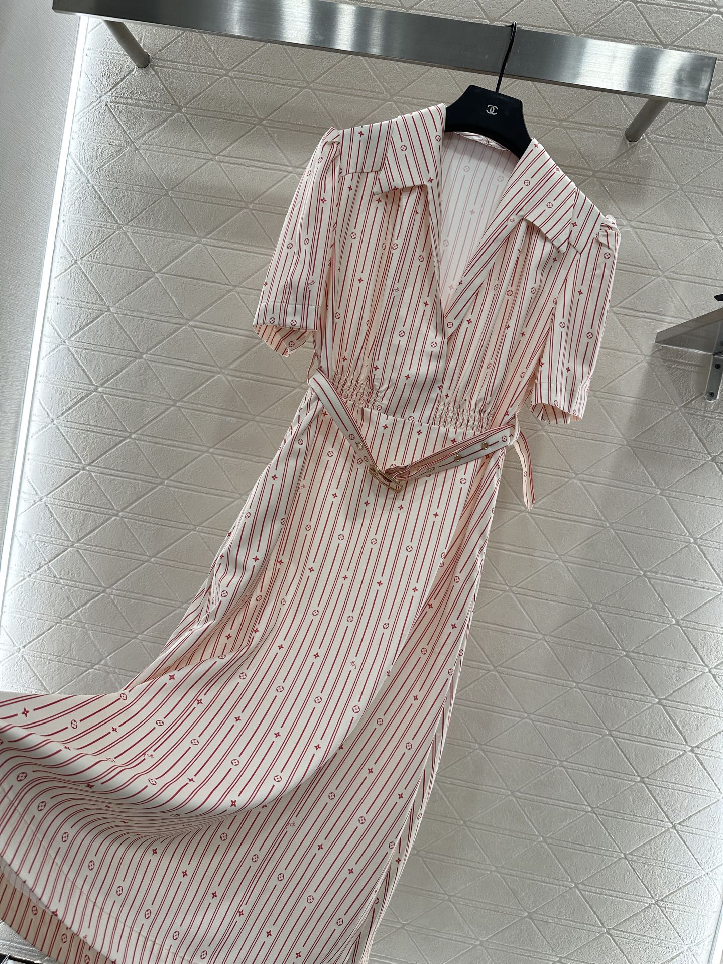 ♥Louis Vuitto*♥2025新品上架
        印花腰带连衣裙
定制YB进口斜纹稠材质 