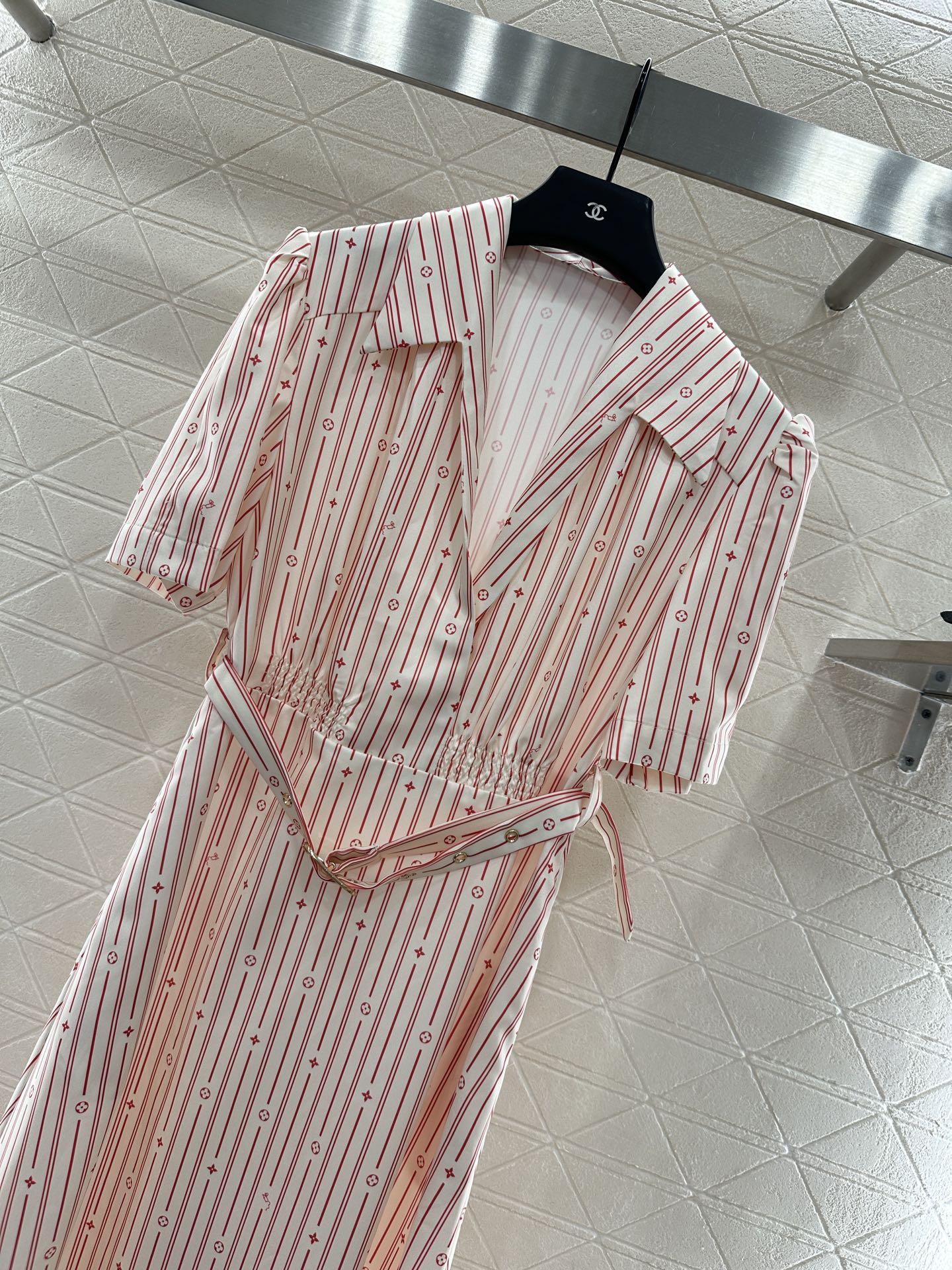 ♥Louis Vuitto*♥2025新品上架
        印花腰带连衣裙
定制YB进口斜纹稠材质 