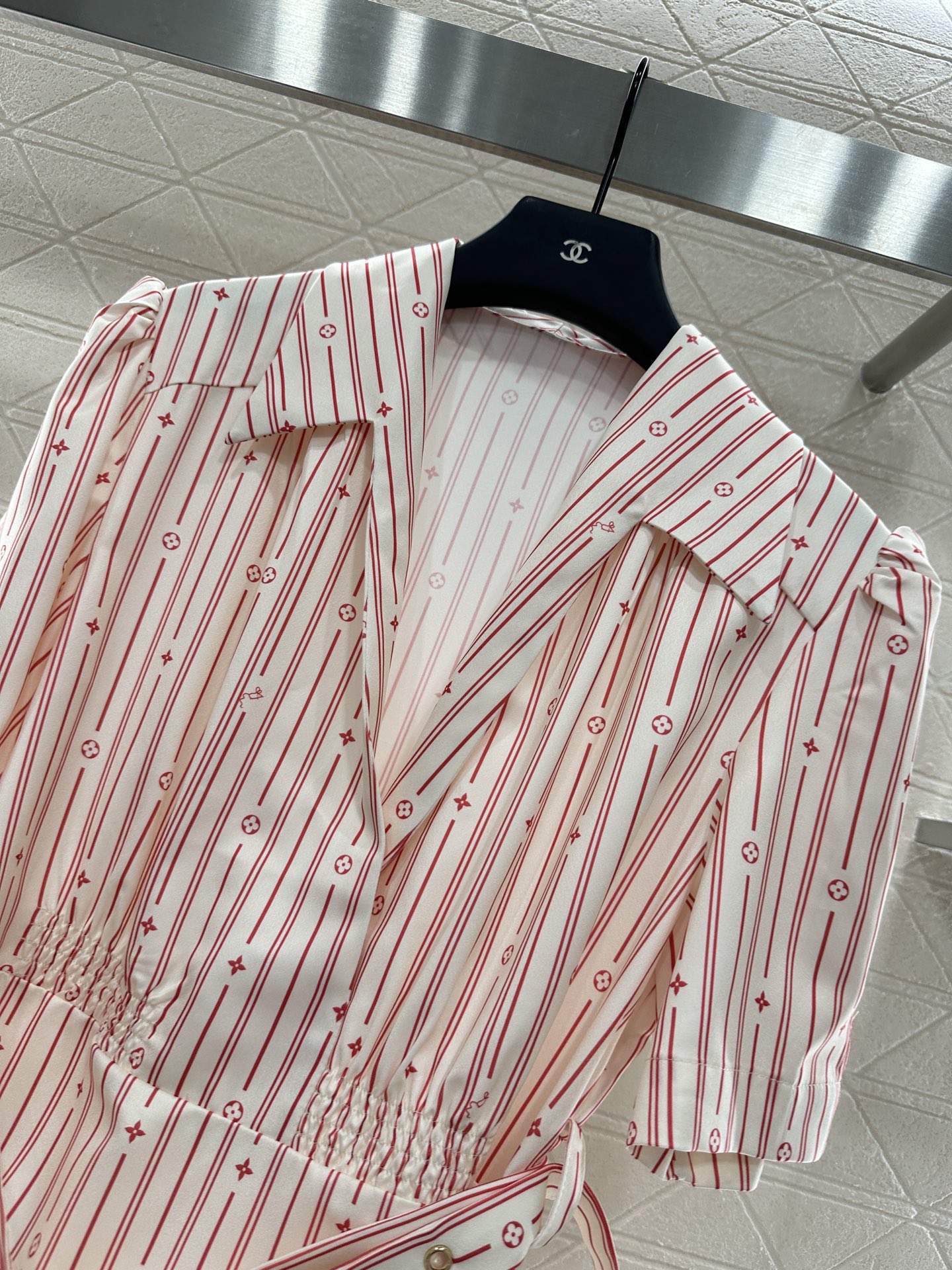 ♥Louis Vuitto*♥2025新品上架
        印花腰带连衣裙
定制YB进口斜纹稠材质 