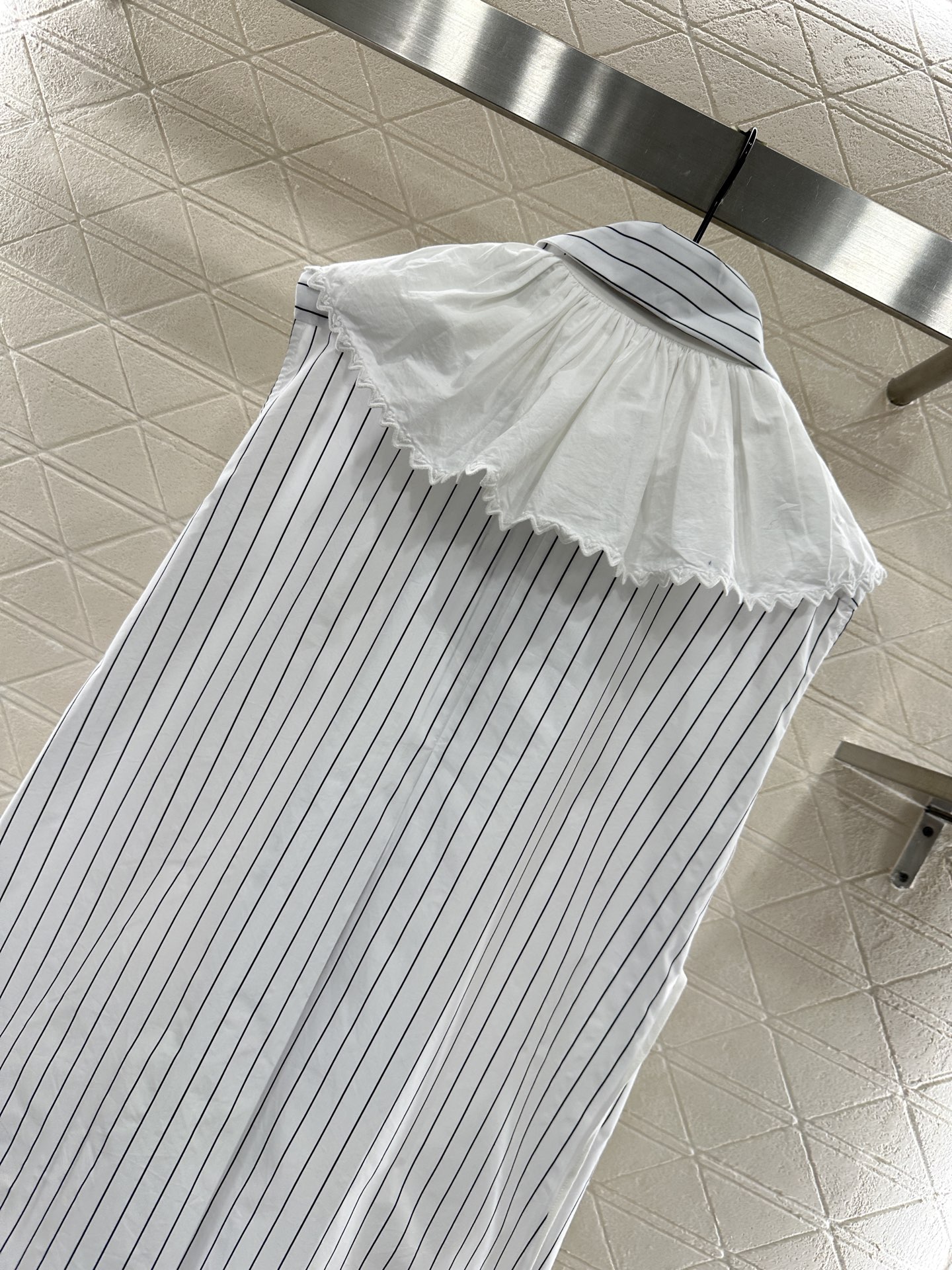 ♥Chane*♥2025新品上架
   拼接花边皱褶衬衫裙
定制YB斜纹全棉材质 质感垂顺 吸湿透气 翻